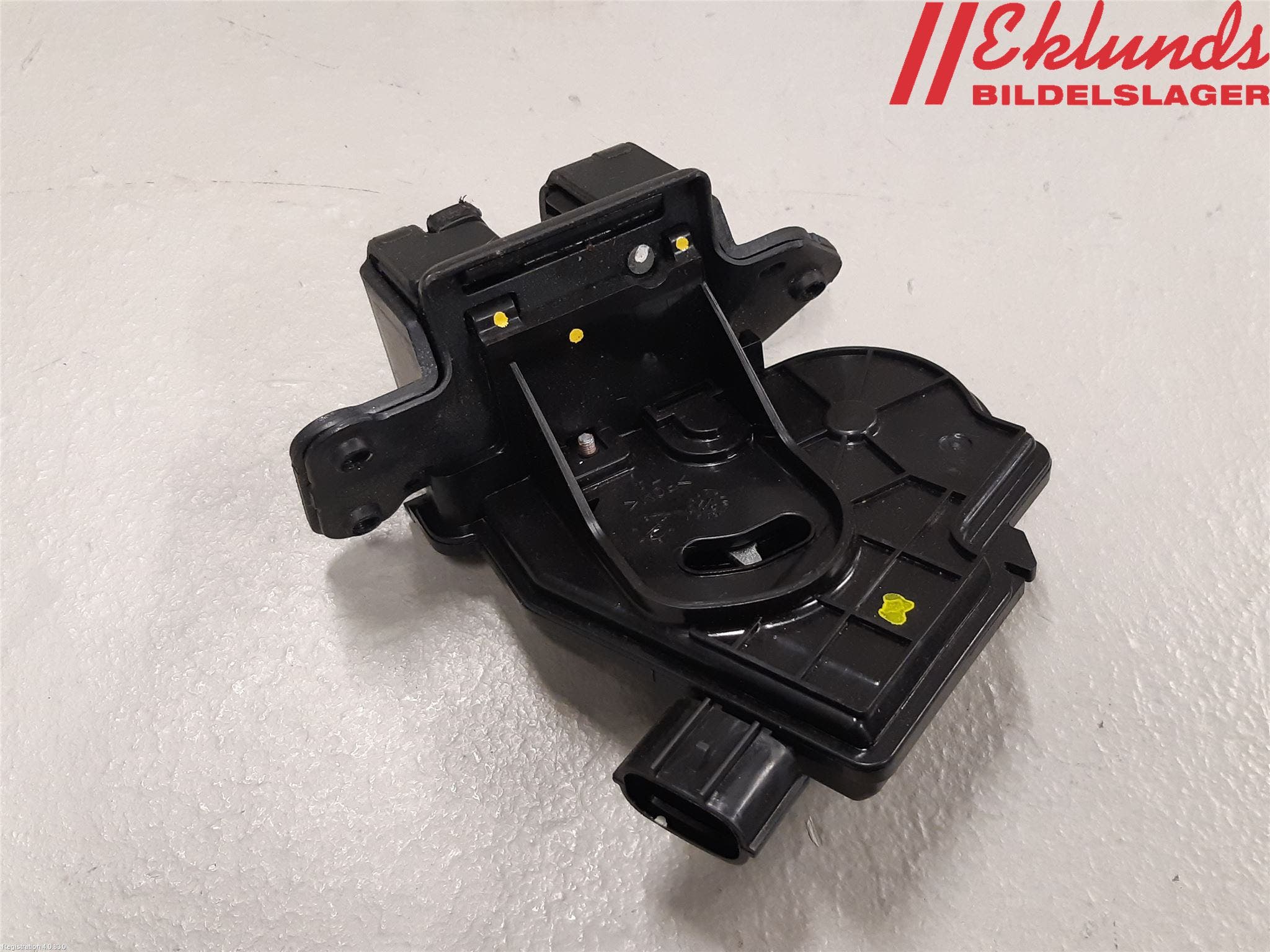 Toyota AVENSIS 16-18 Låskista Baklucka