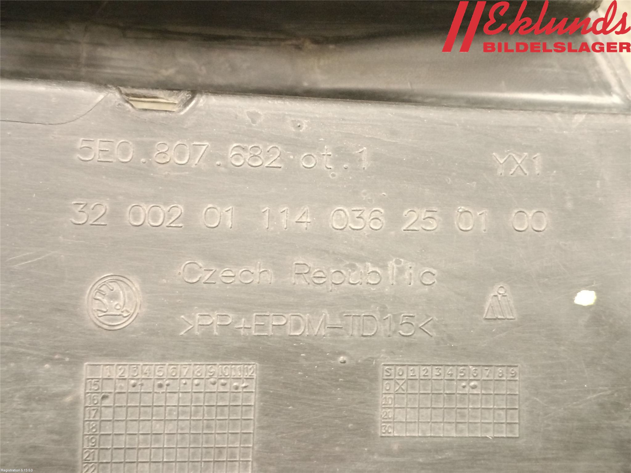 Skoda OCTAVIA (5E) 13-20 Dimljussarg Fram
