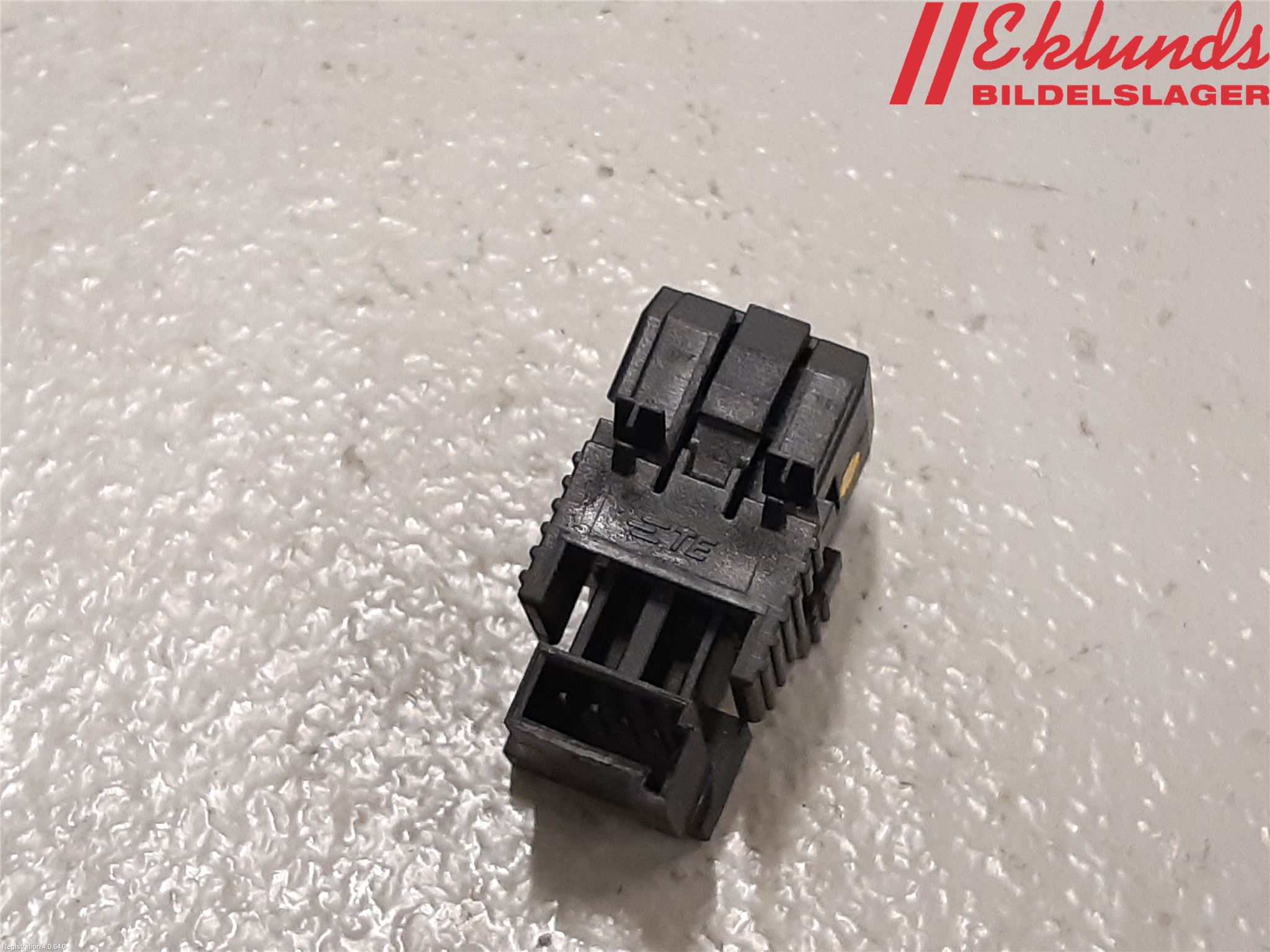 BMW 5 F10/F11/F18 09-17 Bromsljuskontakt