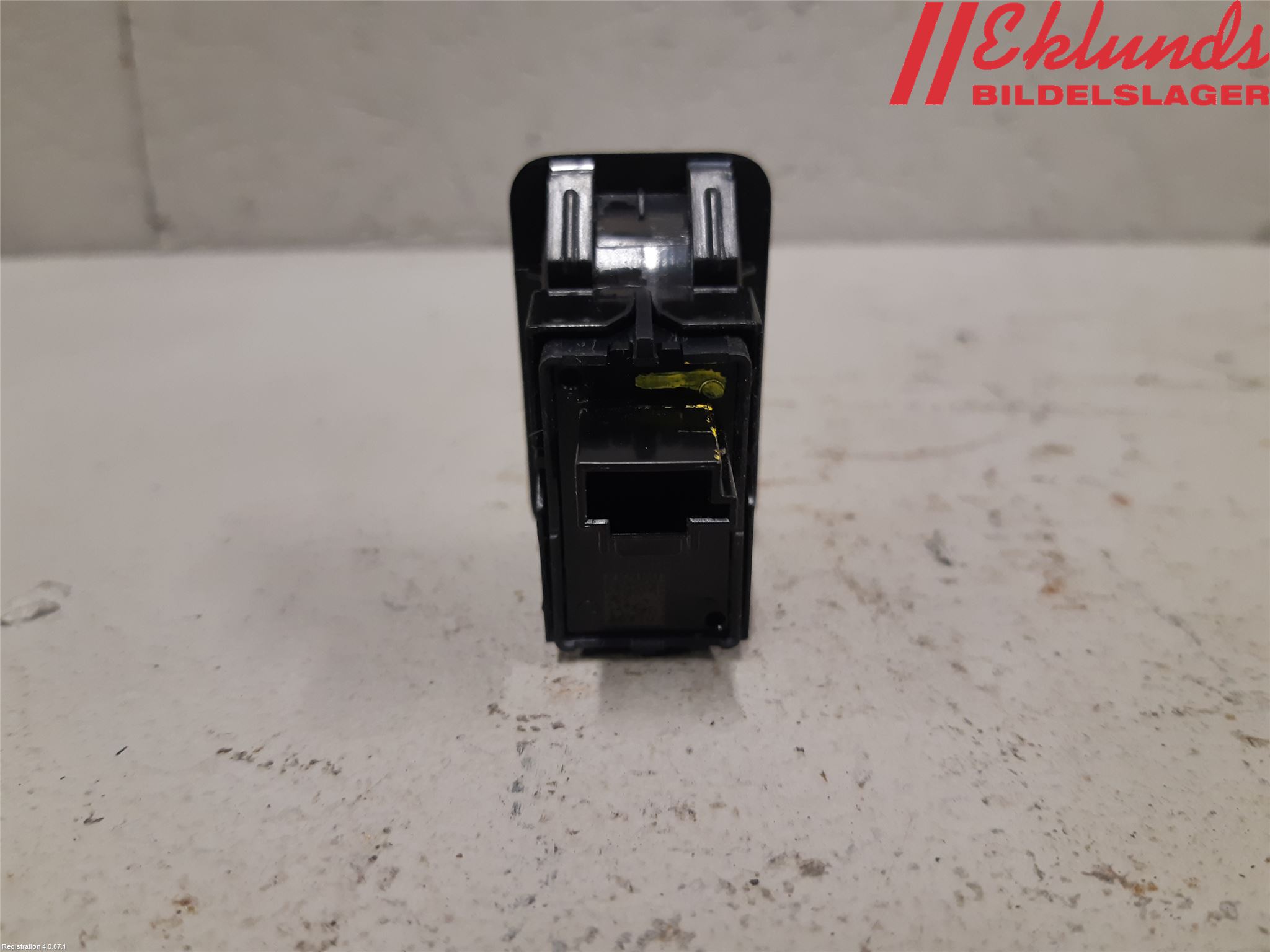 BMW iX I20 22- Strömställare Baklucka