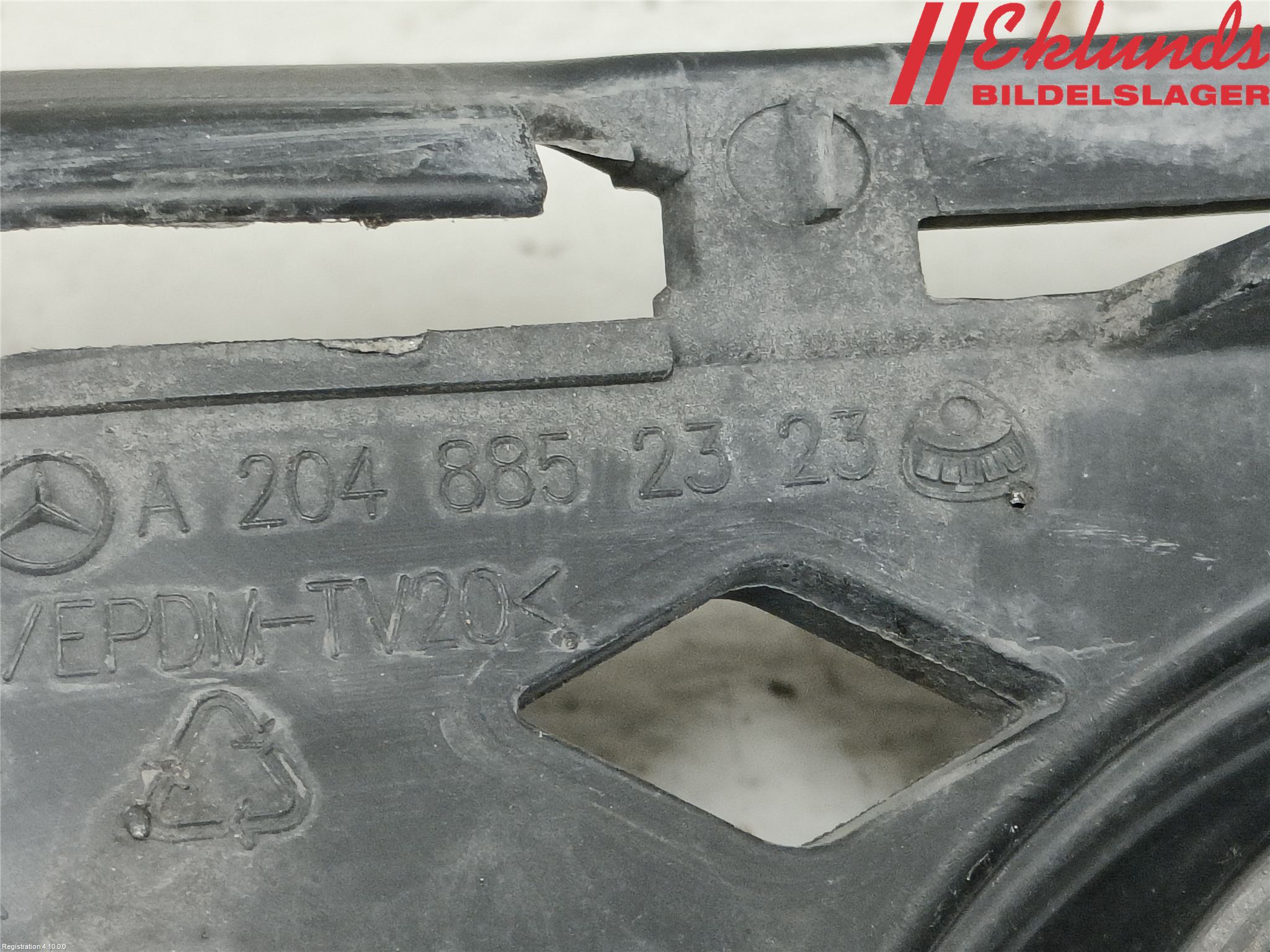 Mercedes-Benz MB C-KLASS (W204) 07-15 Dimljussarg Fram