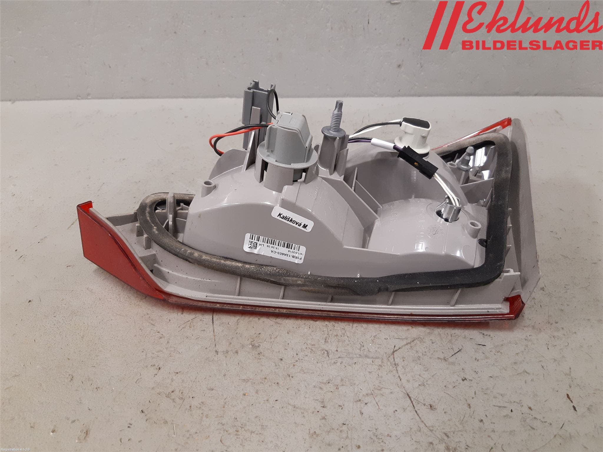 Ford FOCUS 15-18 Bakljus Lucka Vä