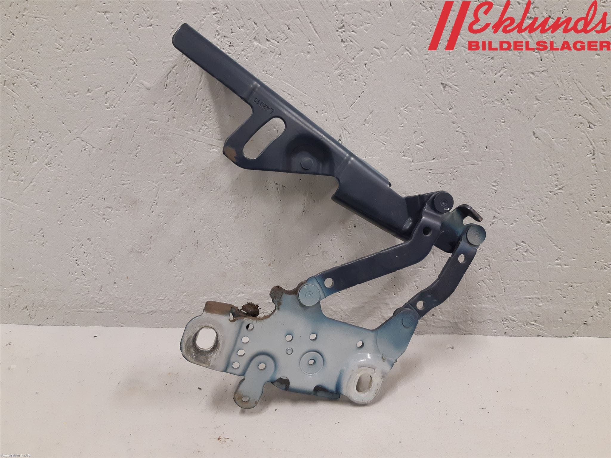 BMW 1 F20/F21 11-19 Huvgångjärn