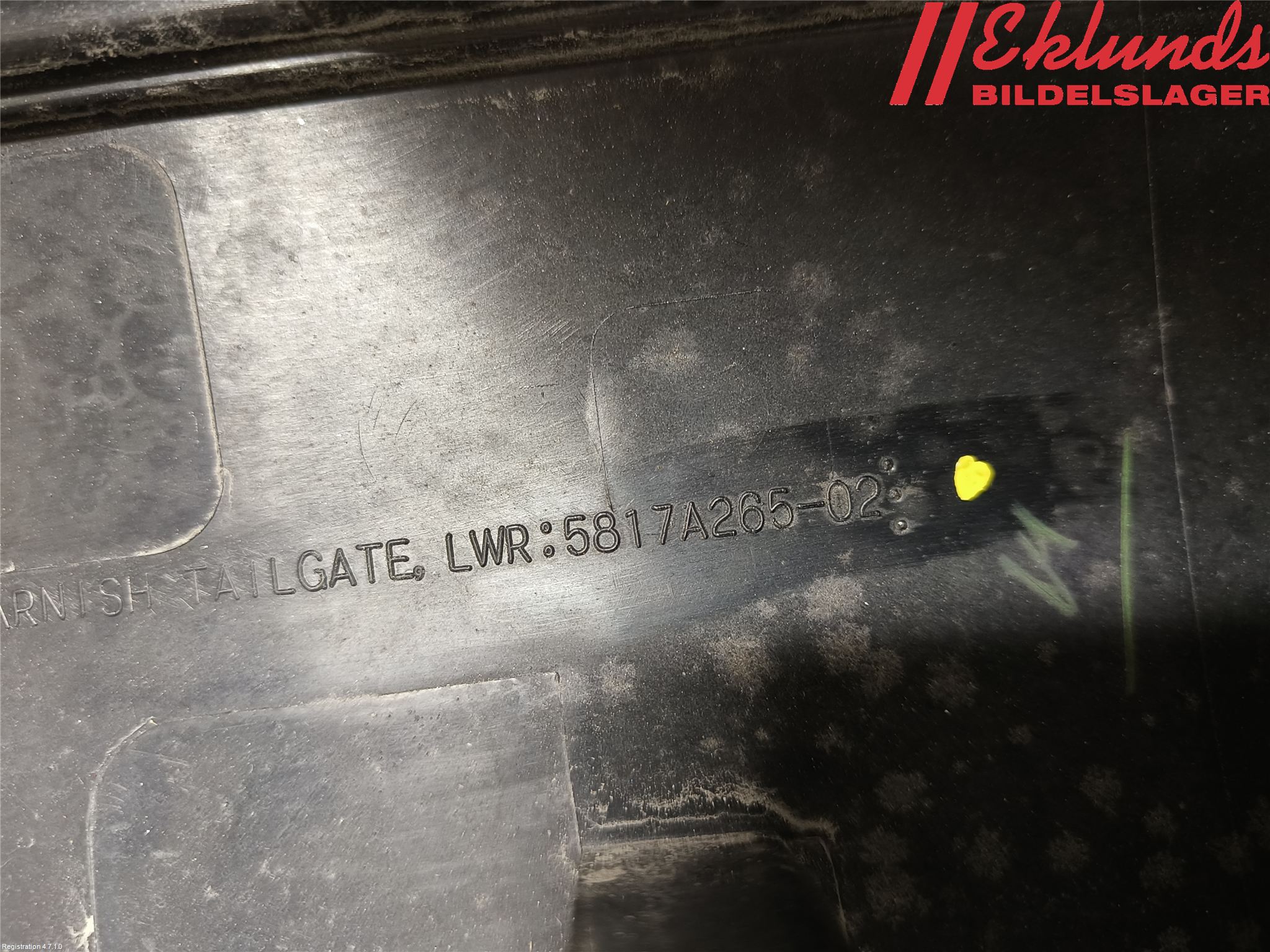 Mitsubishi OUTLANDER 13-21 Bakruta - Dekorlist