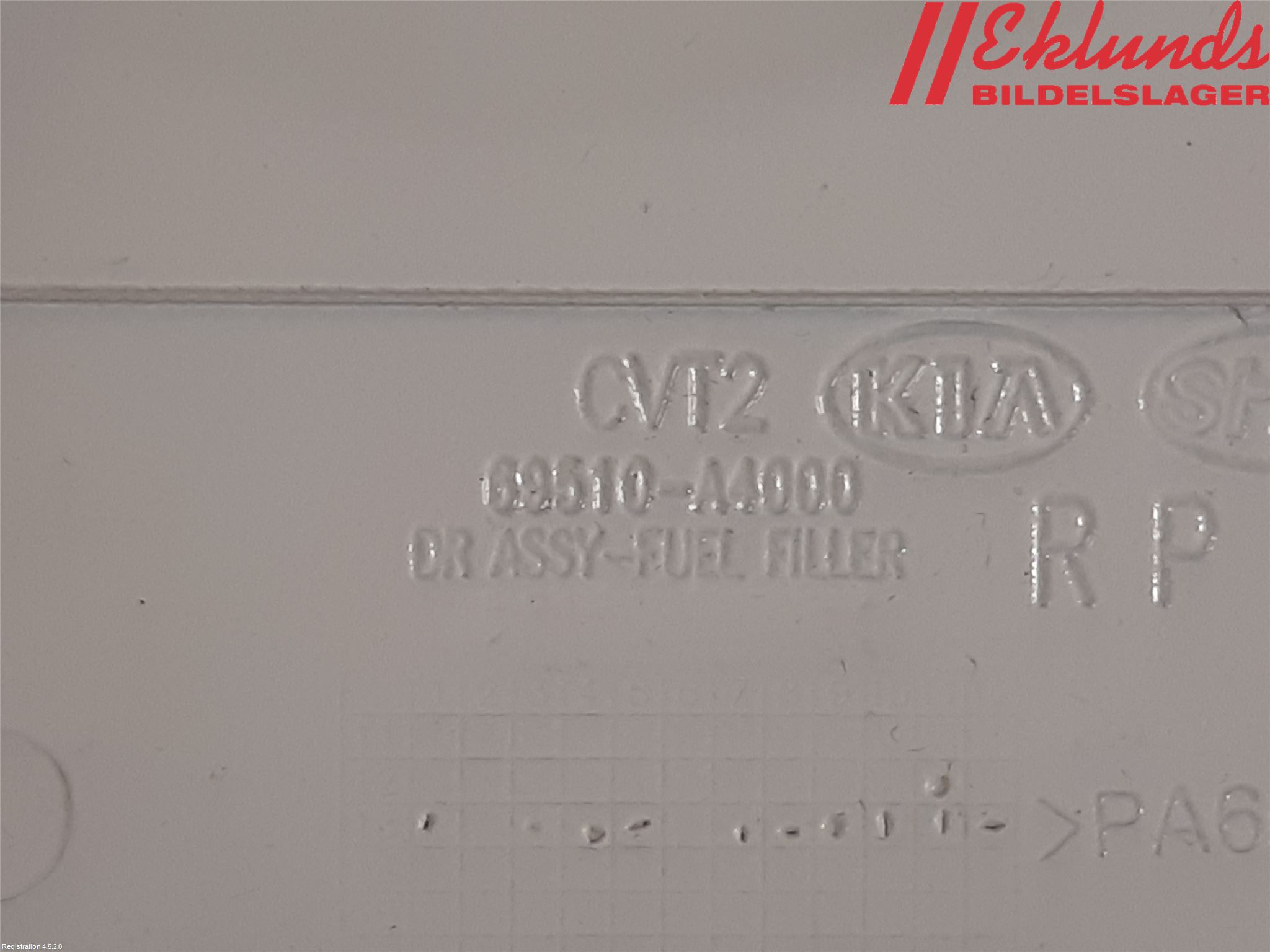 Kia CARENS III 13-19 Tanklucka