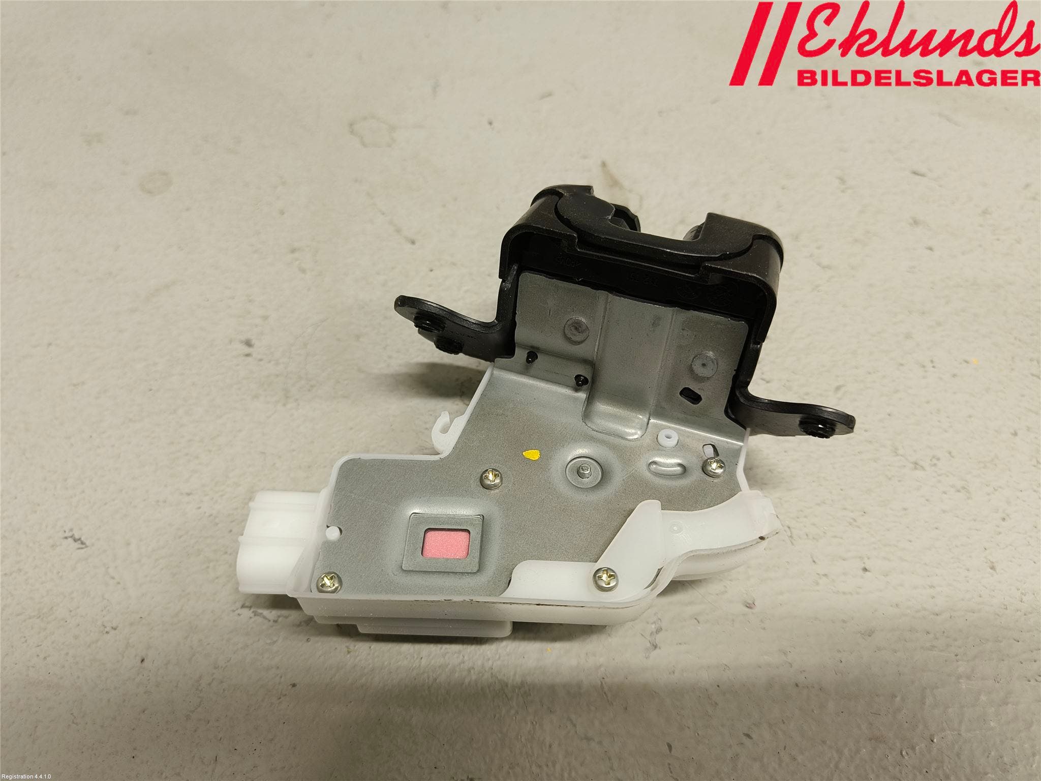 Toyota bZ4X EA10 22- Låskista Baklucka