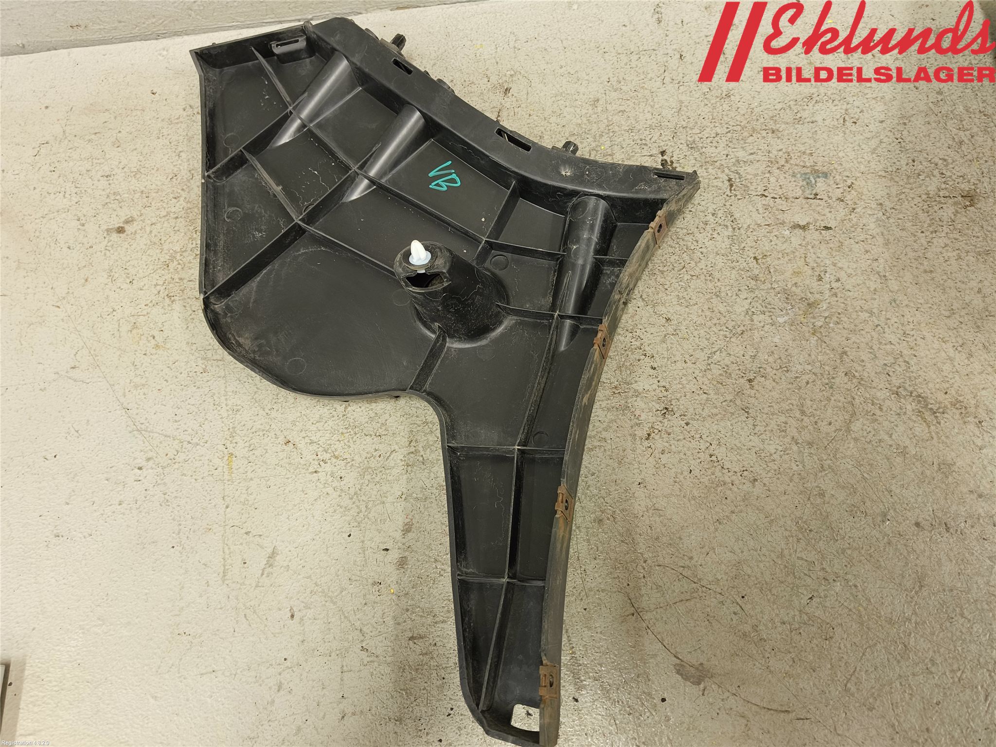 Volvo V60 14-18 Stötfångarfäste Bak Vä