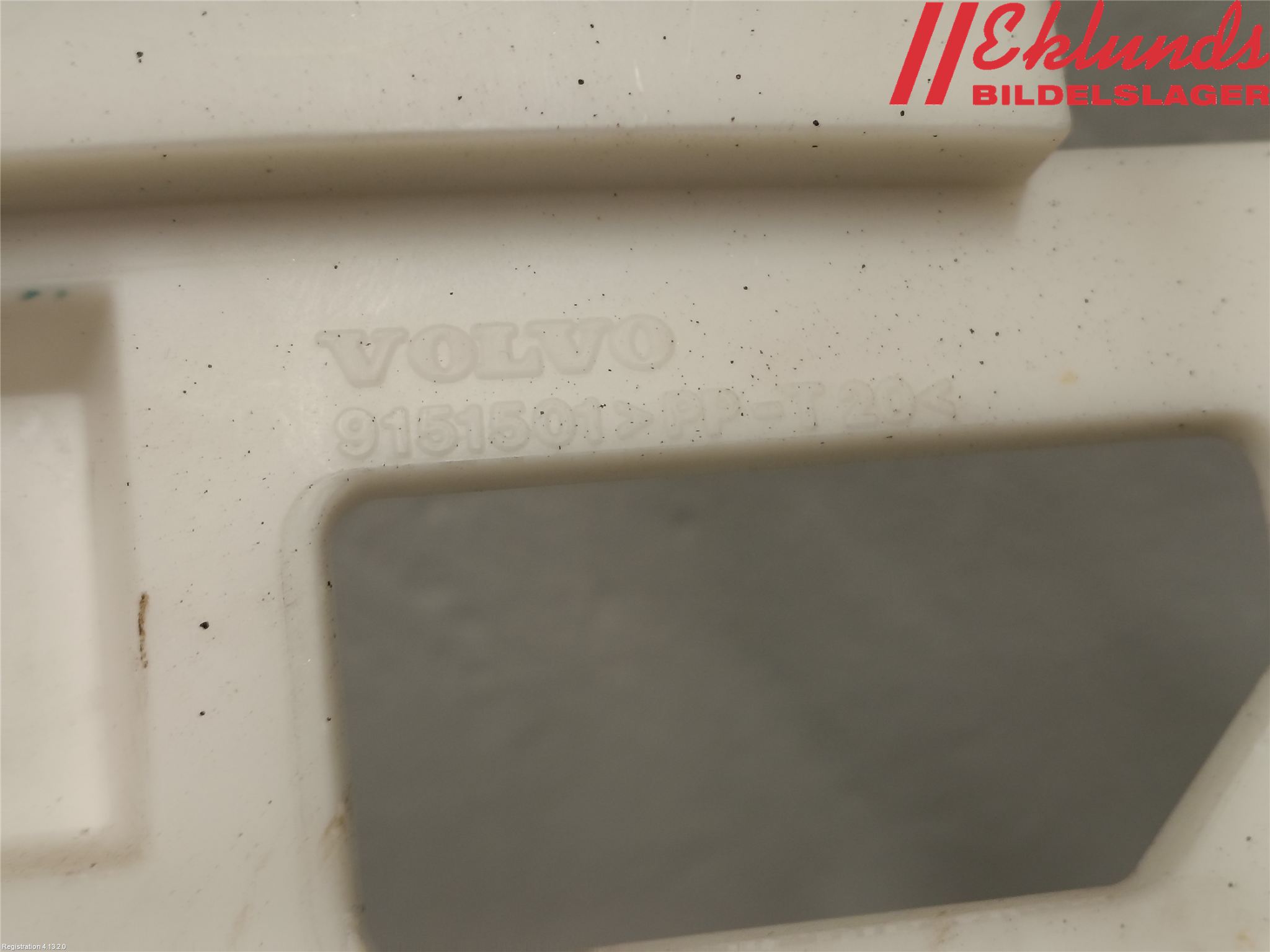 Volvo S70/V70/XC  97-00 Stötfångarfäste Fram Vä