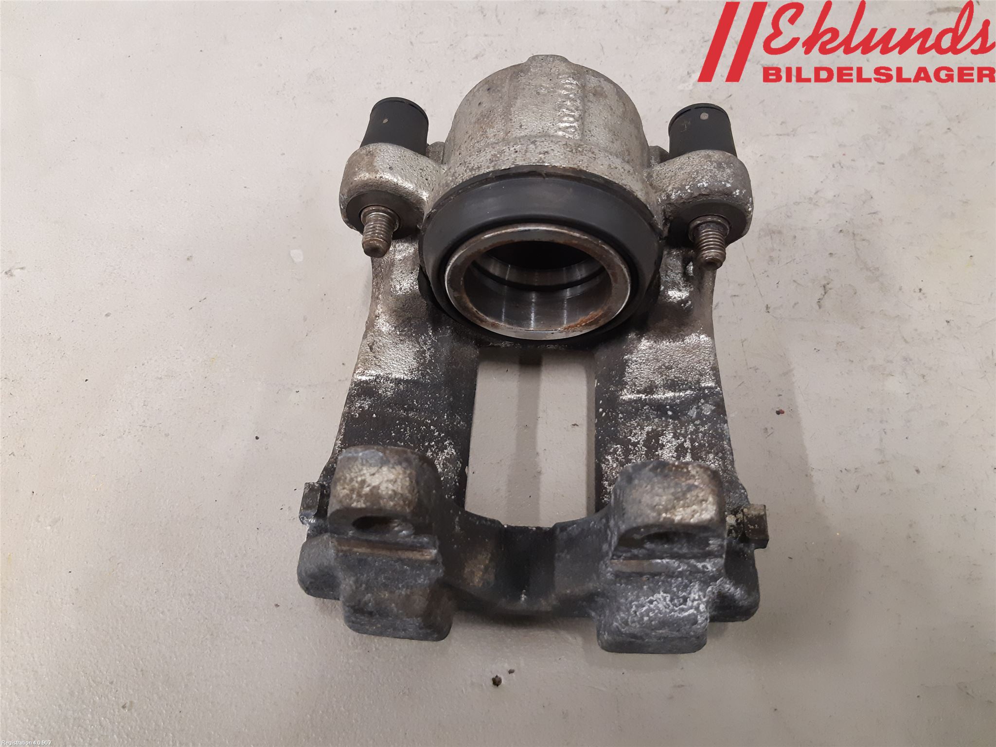 BMW 3 F30/F31/F80 12-19 Bromsok Fram Höger