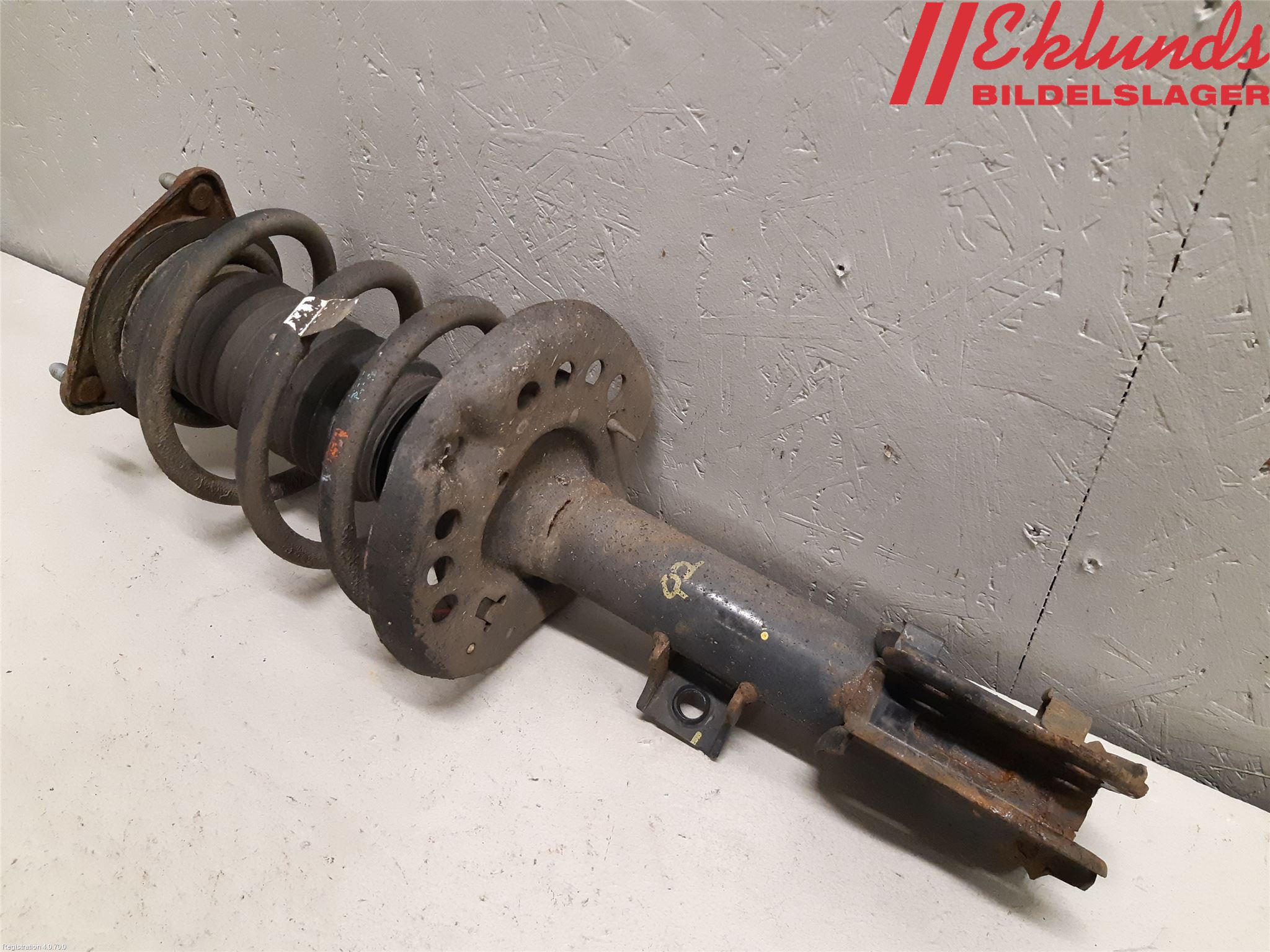 Hyundai i40 16-18 Fjäderben Fram Vänster