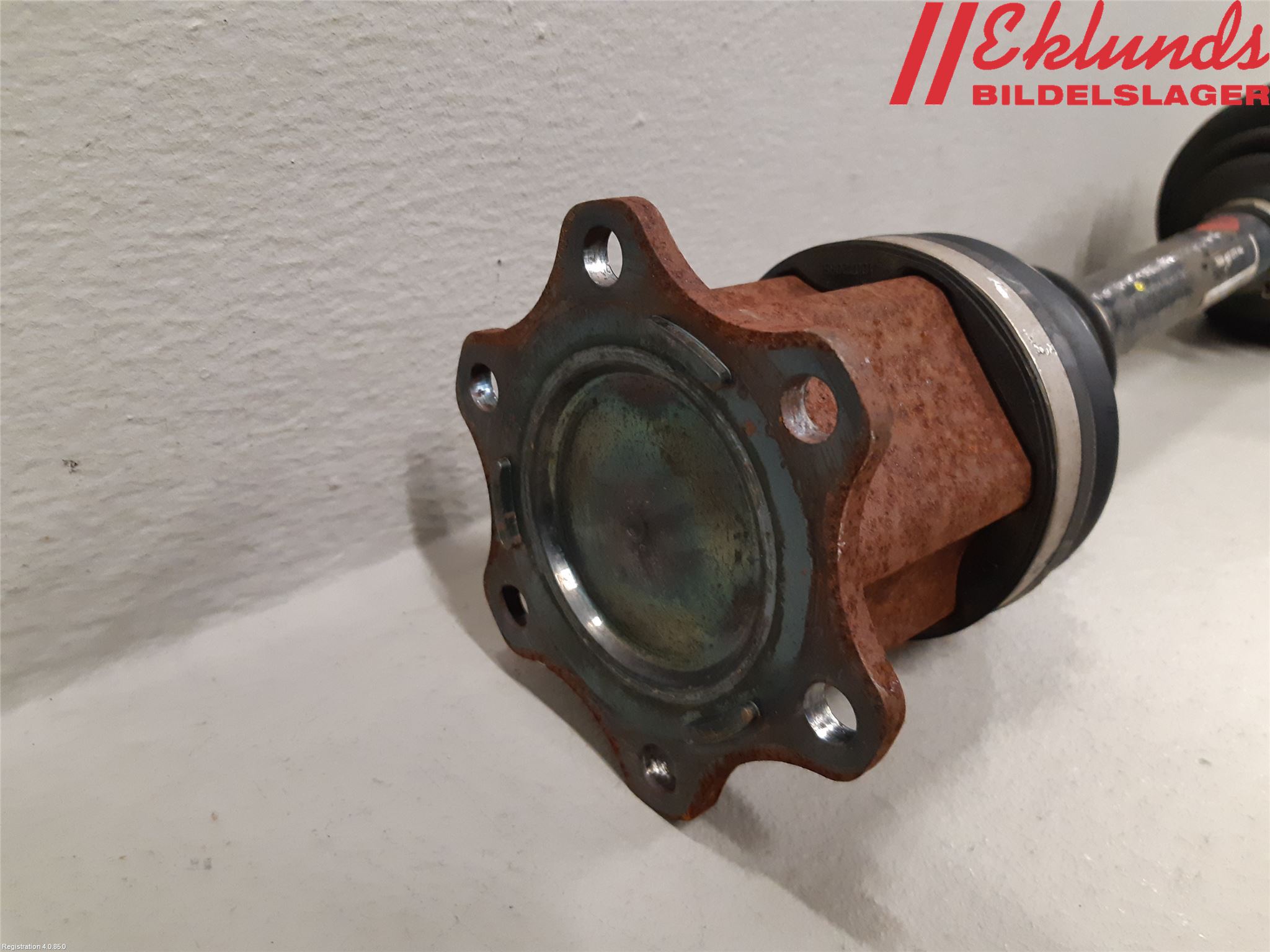 Volkswagen VW PASSAT 15-19 Drivaxel Fram Vänster