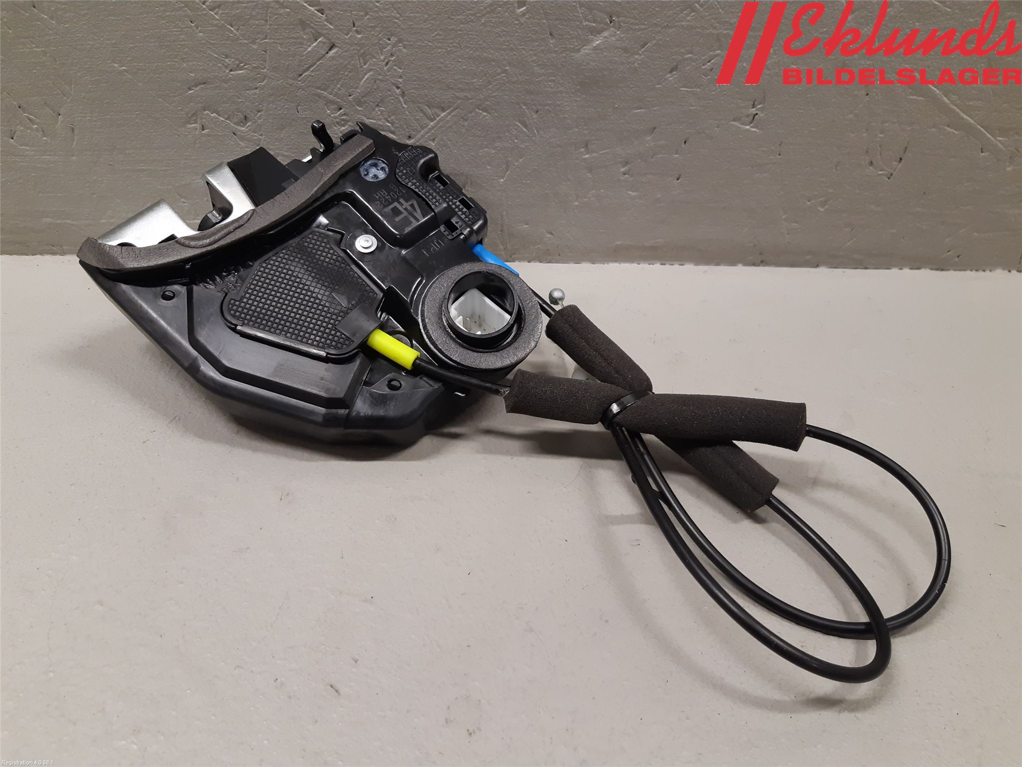 Toyota COROLLA 19- Låskista-Dörrlås