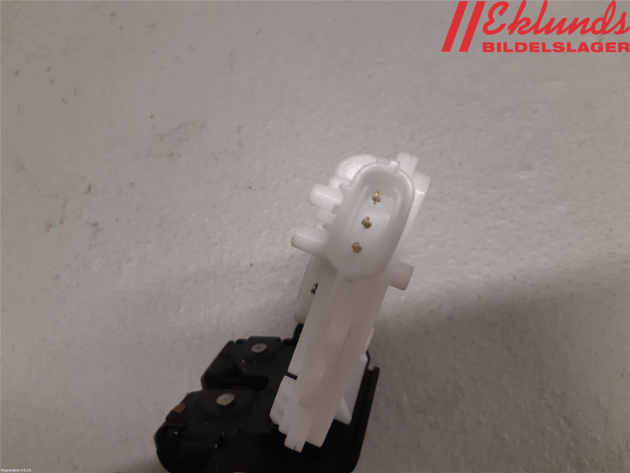 Toyota AURIS 13-19 Låskista Baklucka