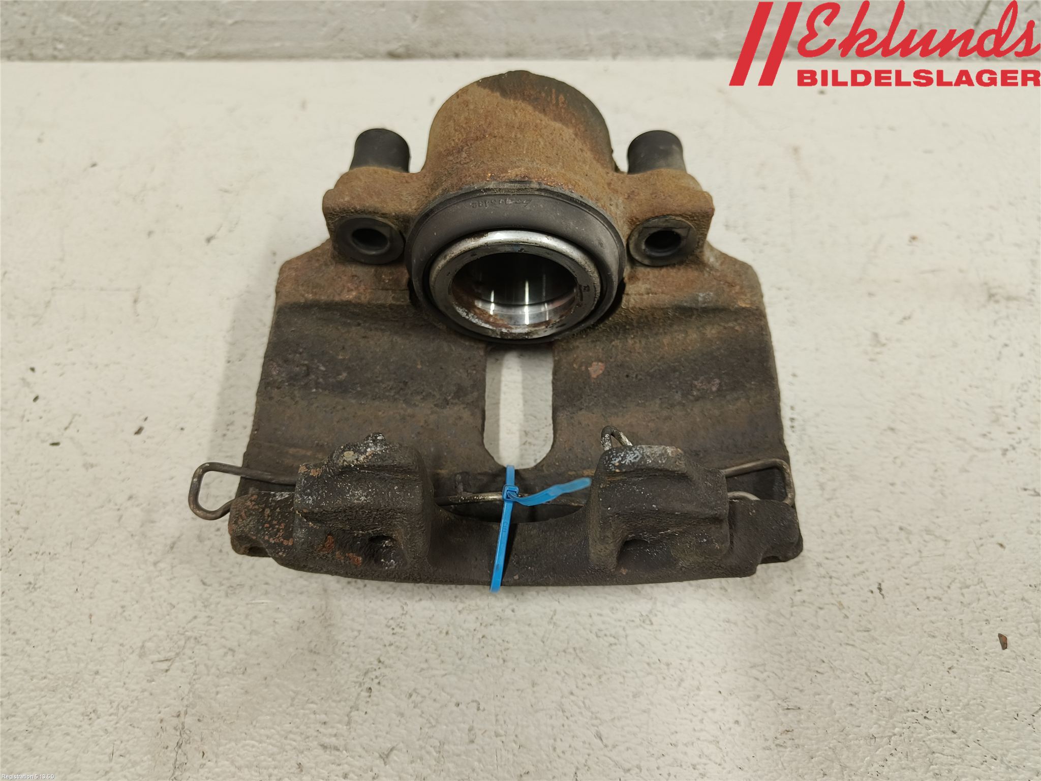 Volkswagen VW PASSAT 11-14 Bromsok Fram Höger