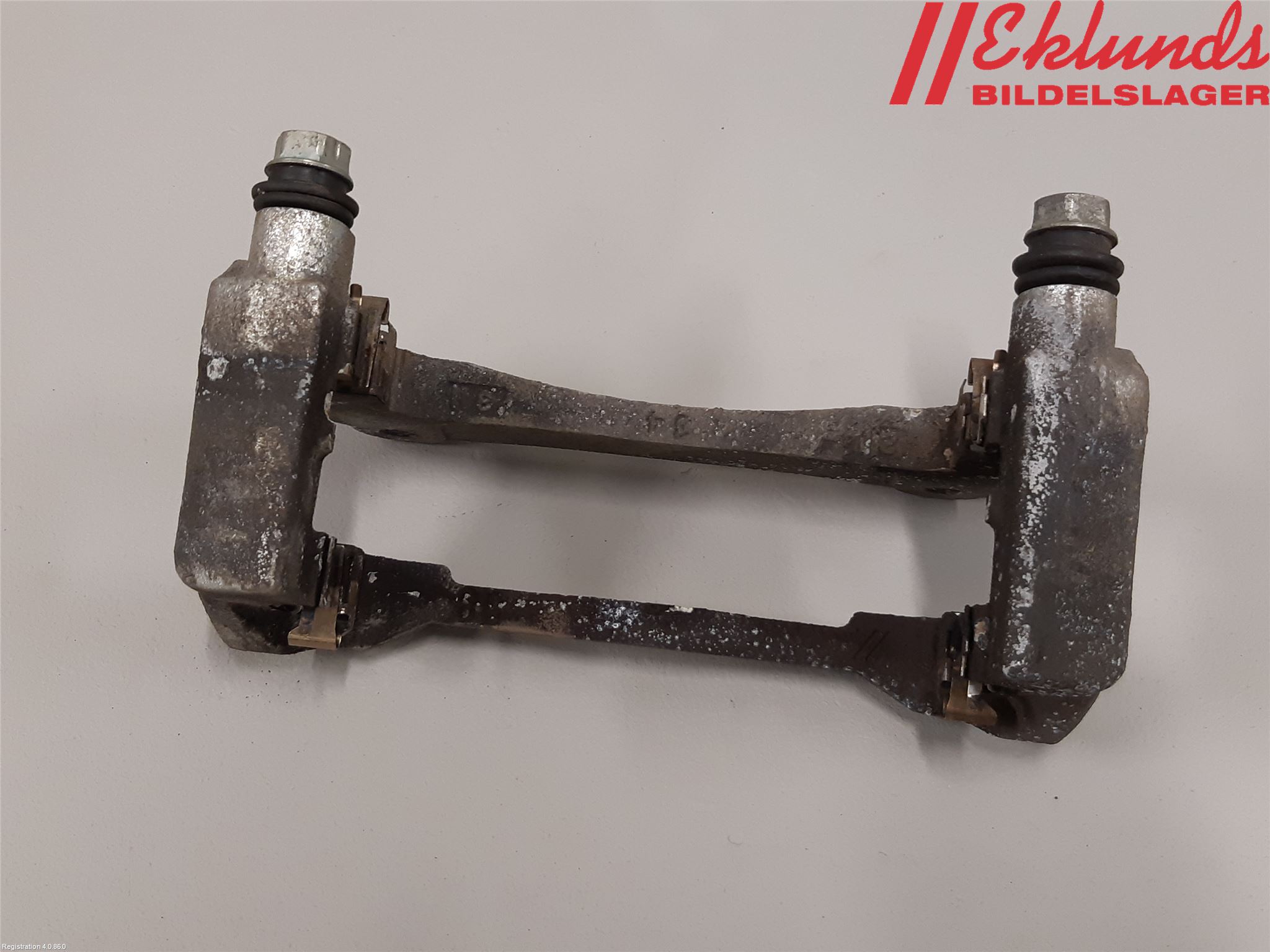 Toyota RAV4 19- Bromsokshållare