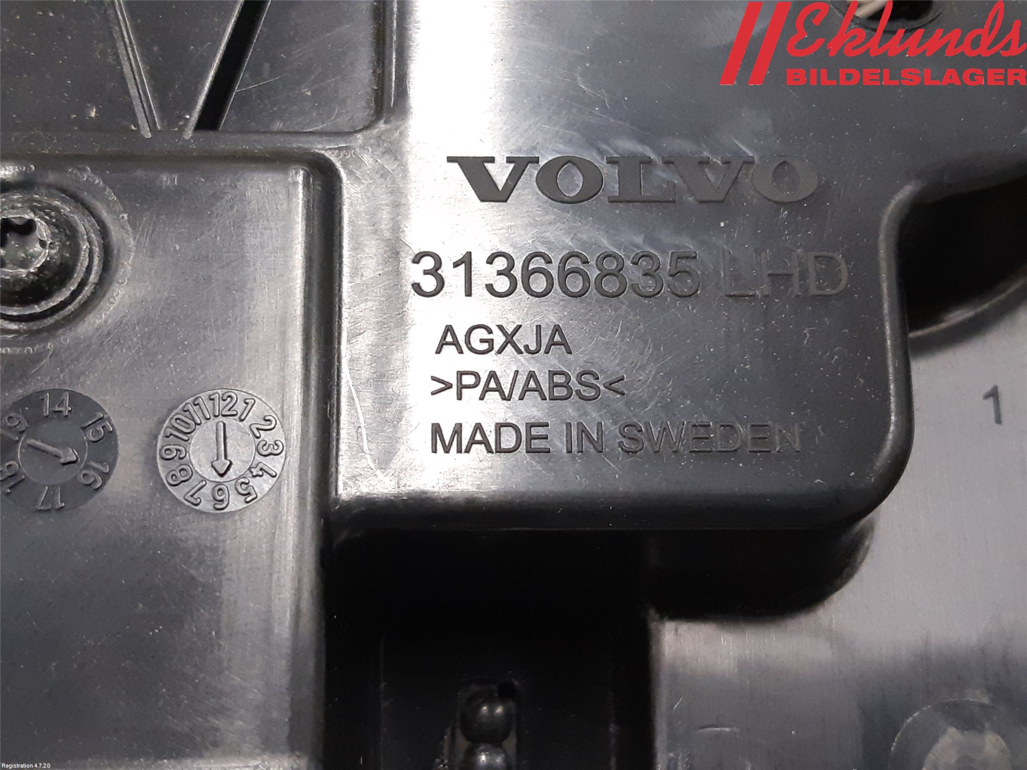 Volvo XC90/RECHARGE 16- Handskfack