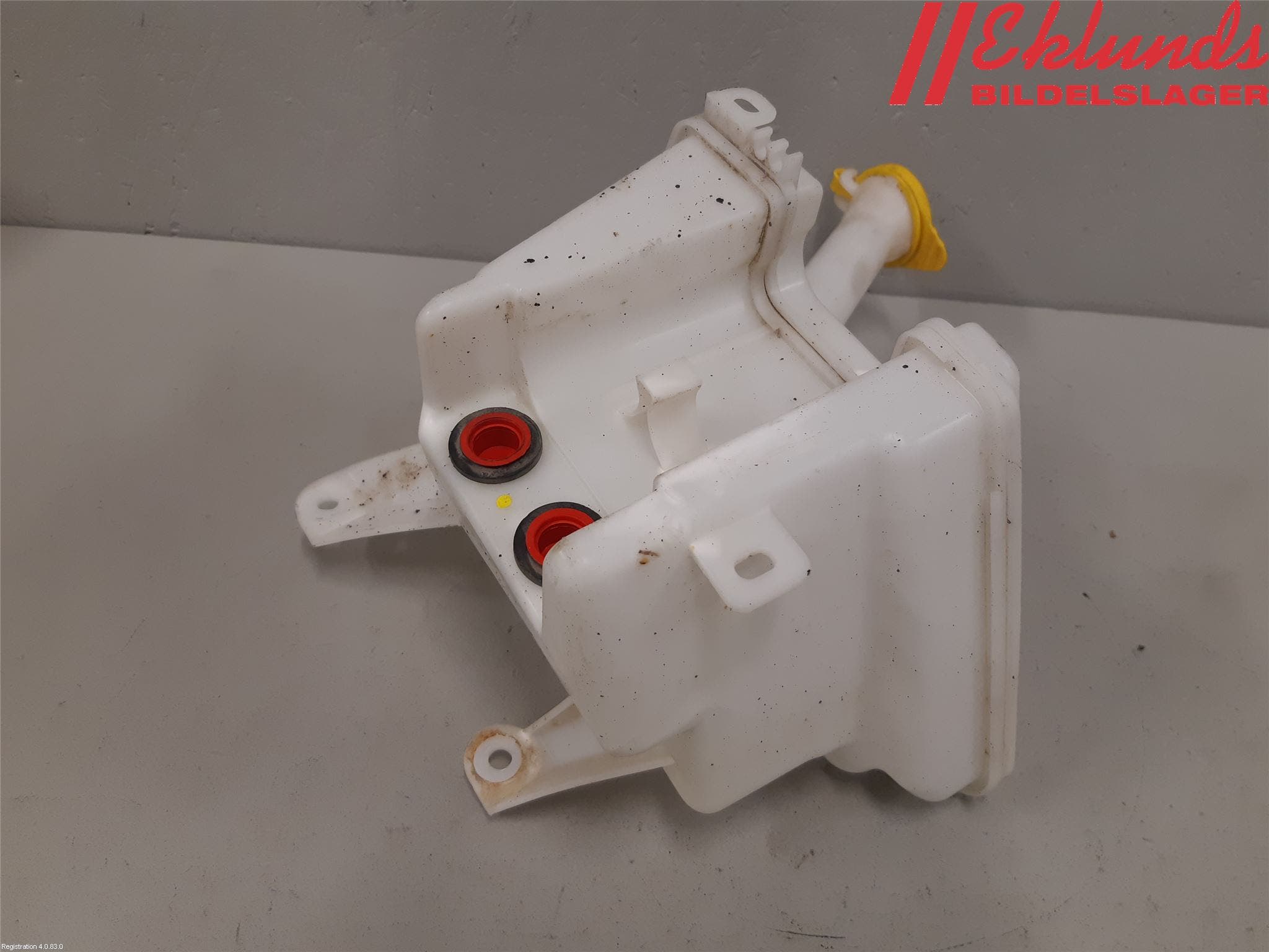 Toyota YARIS XP130 15-20 Spolartank Vindruta