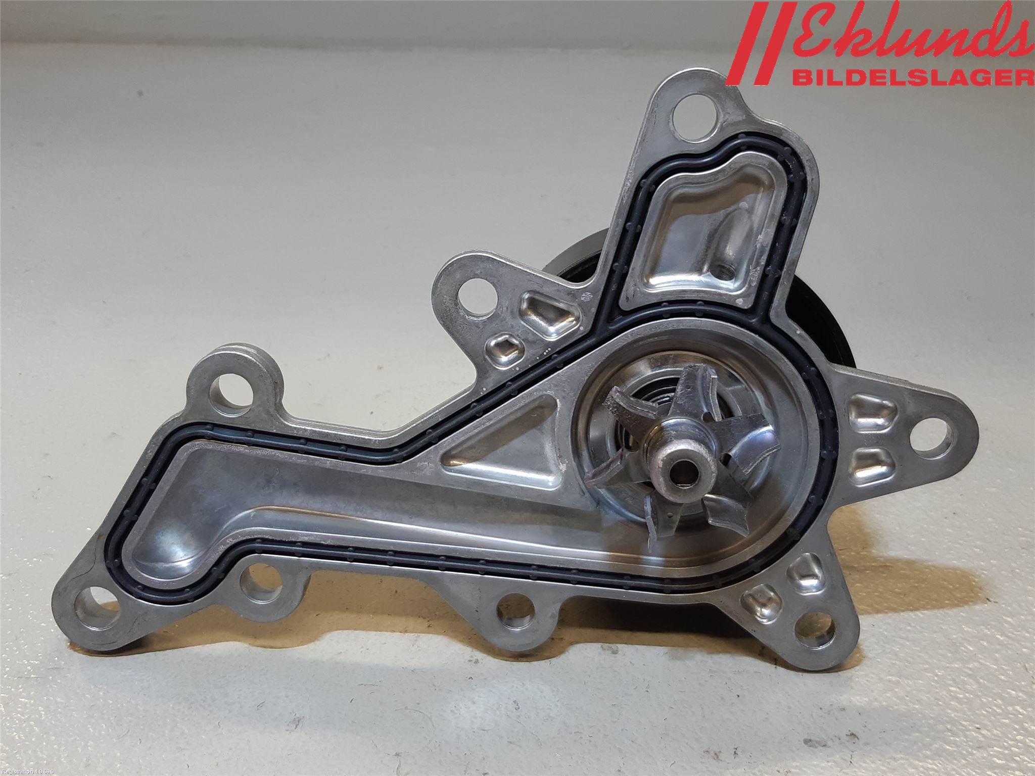 Toyota YARIS XP130 15-20 Vattenpump