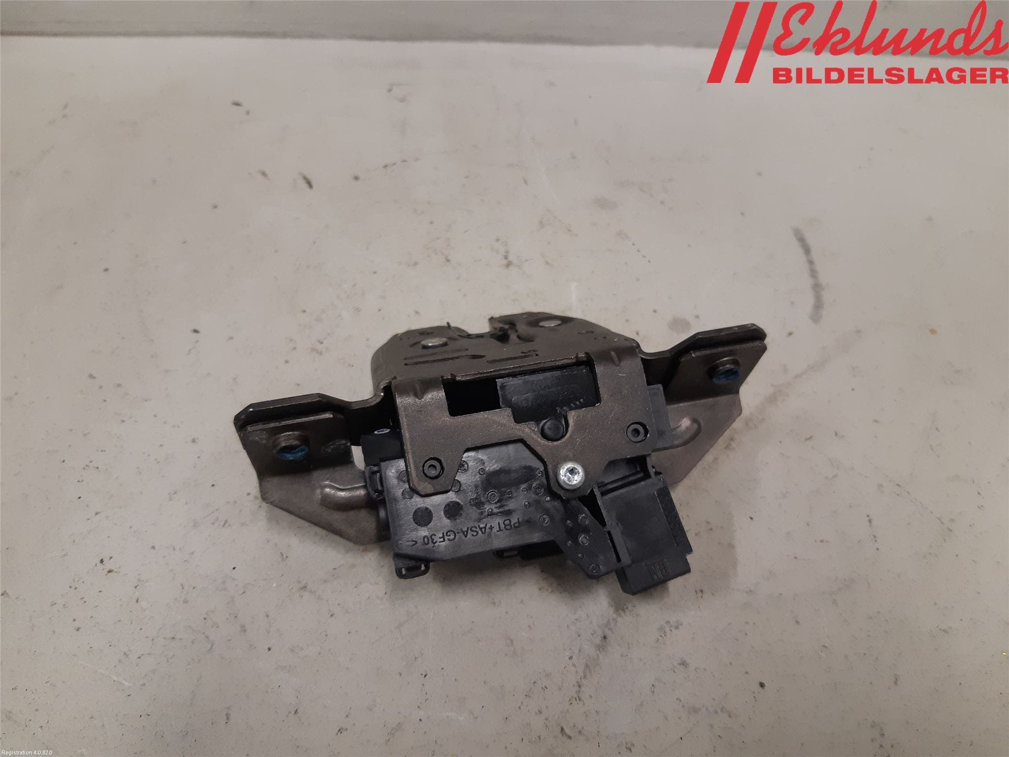 Opel ASTRA K 16-22 Låskista Baklucka