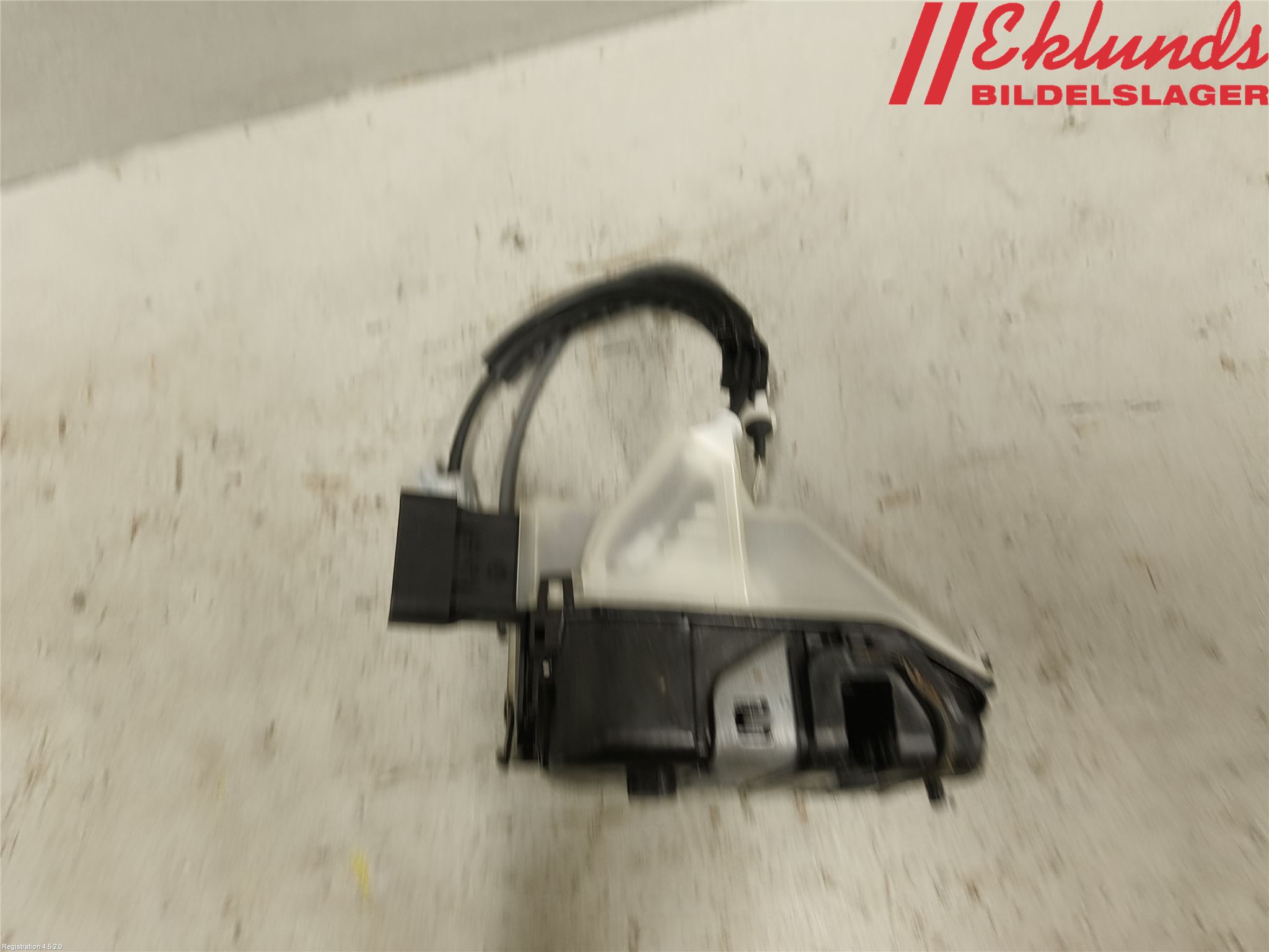 Peugeot 3008 17-24 Låskista-Dörrlås