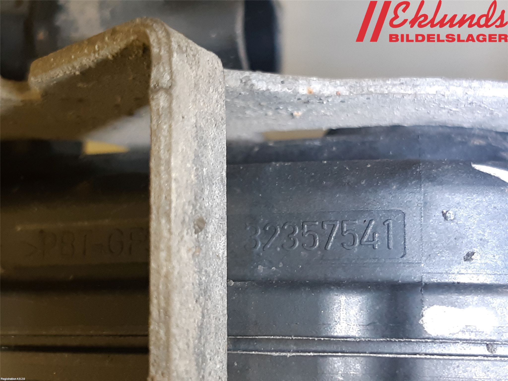 BMW 5 G30/G31/F90 17-23 Bromsok Bak Höger