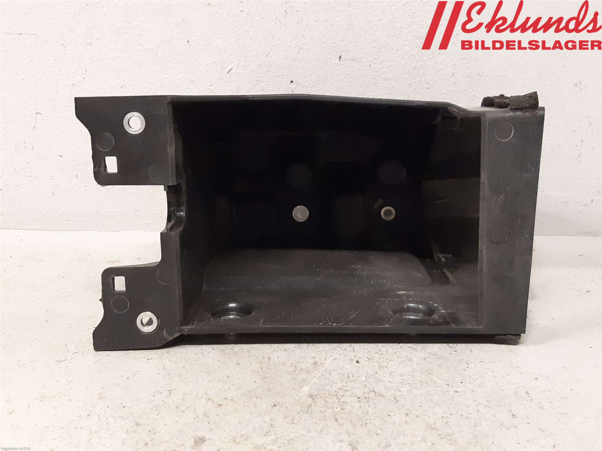 Volvo V90 17->> Batterilåda-Fäste-Hållare