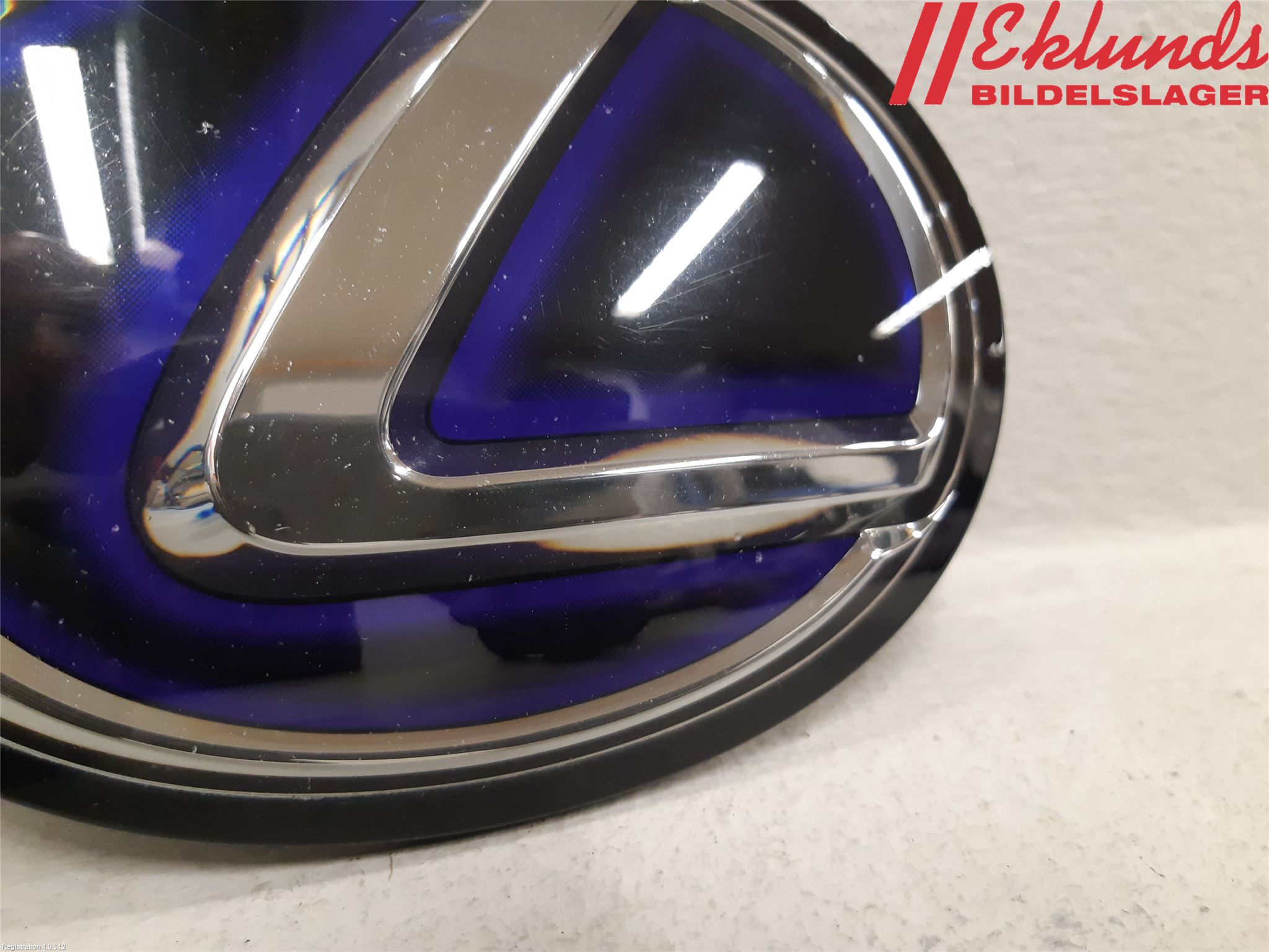 Lexus IS 250/350 14-20 Emblem