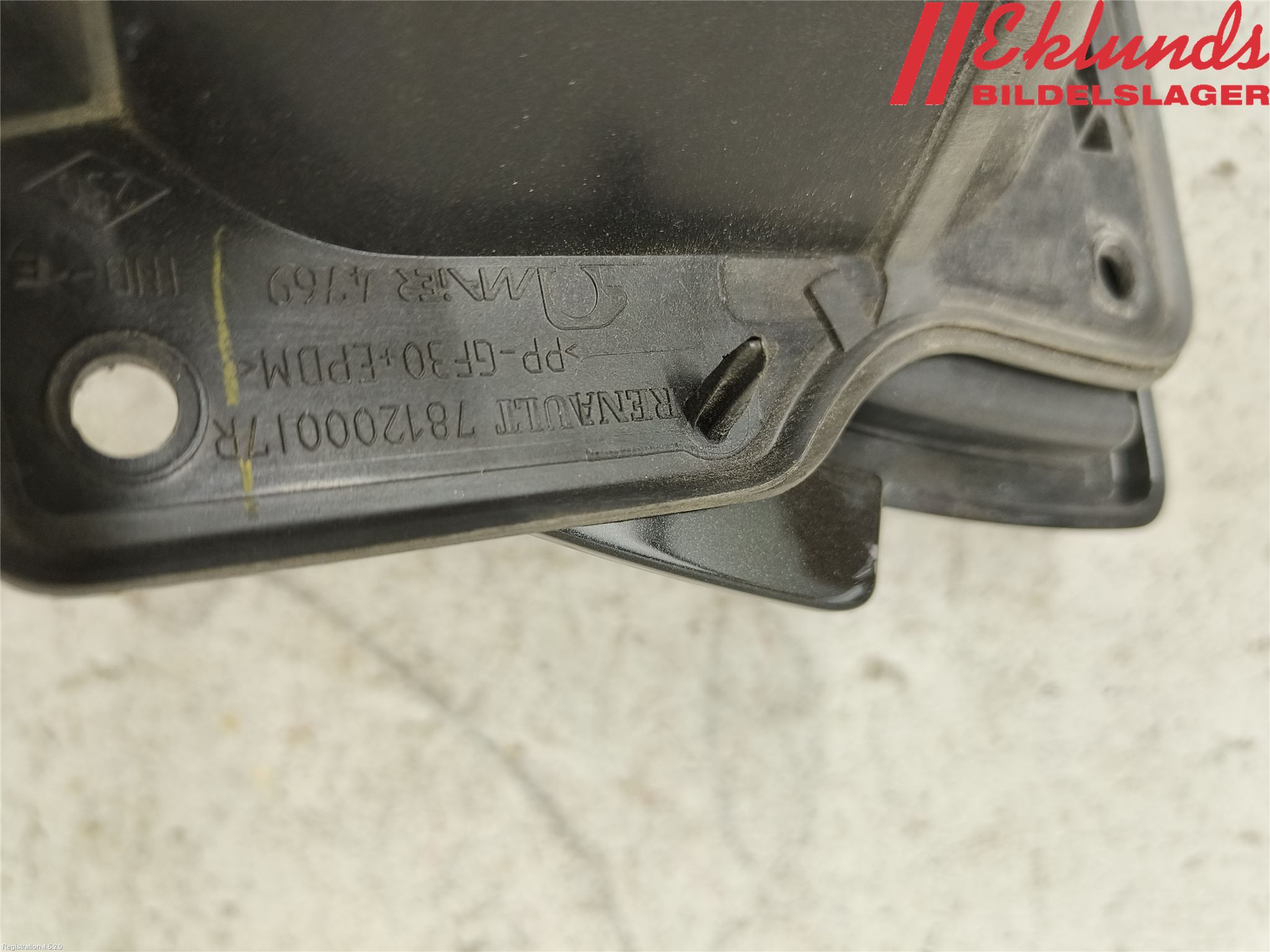 Nissan NV400 12-24 Tanklucka