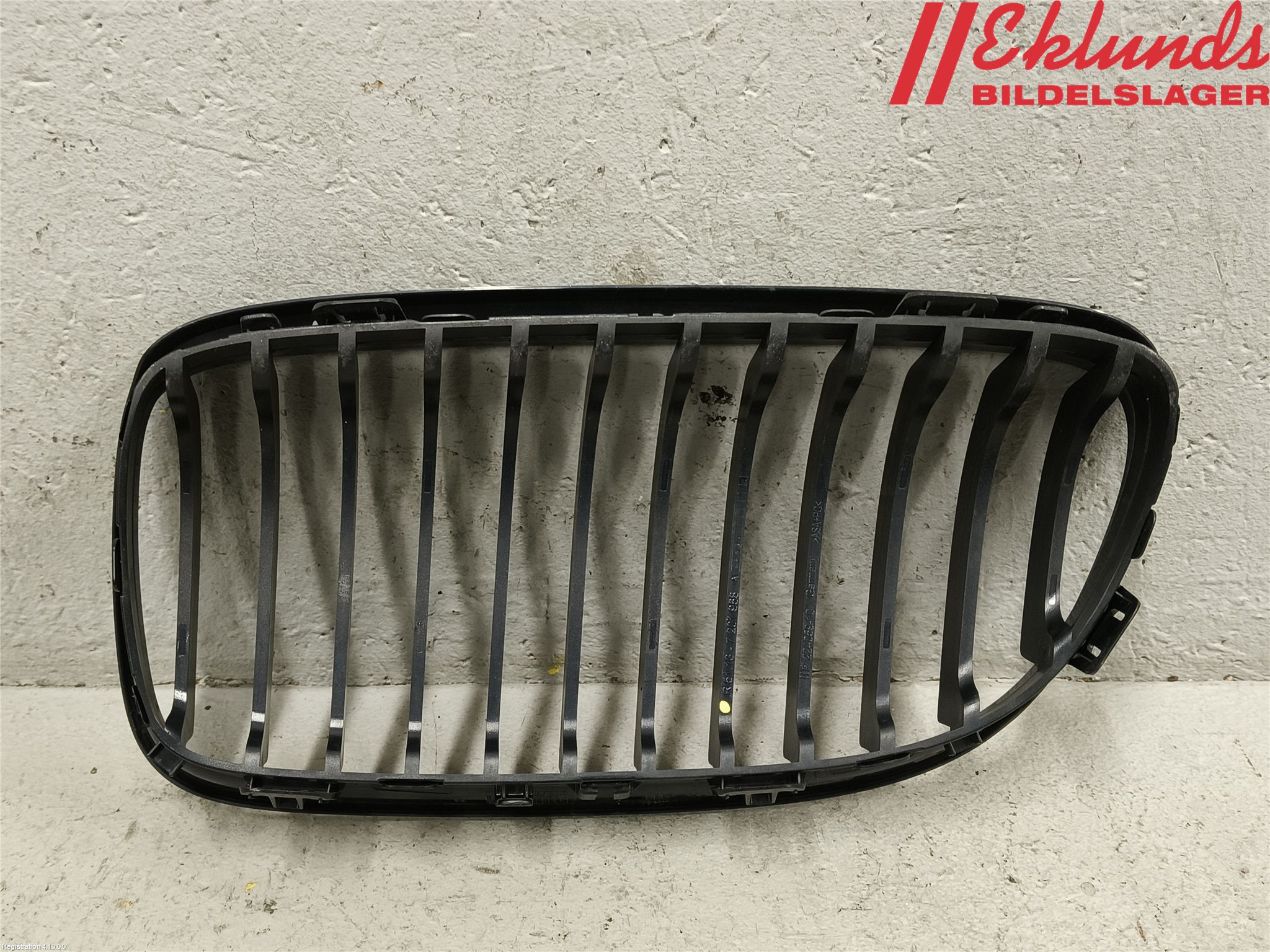 BMW 3 E90/91 SED/TOU 05-12 Grilldel Mitt