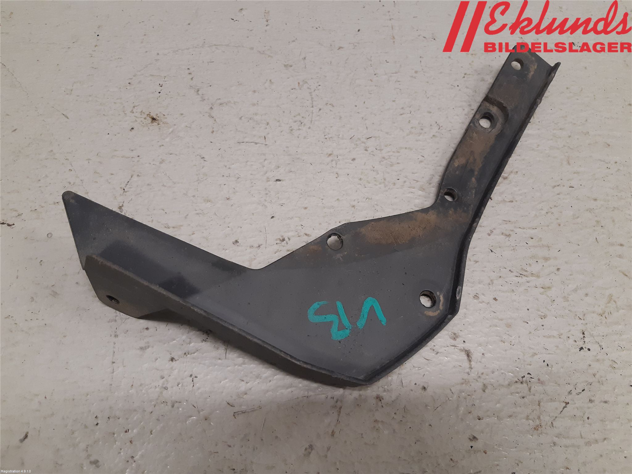 Ford KUGA 17-19 Stötfångarfäste Bak Vä