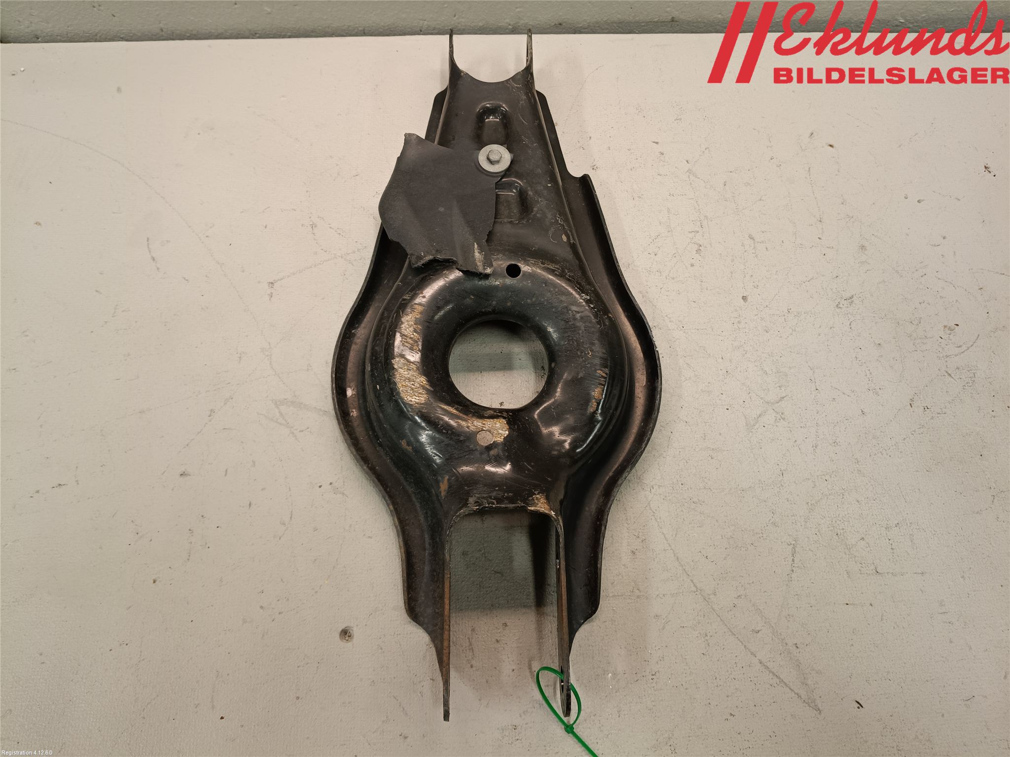 Tesla MODEL 3 17- Bärarm Bak Höger