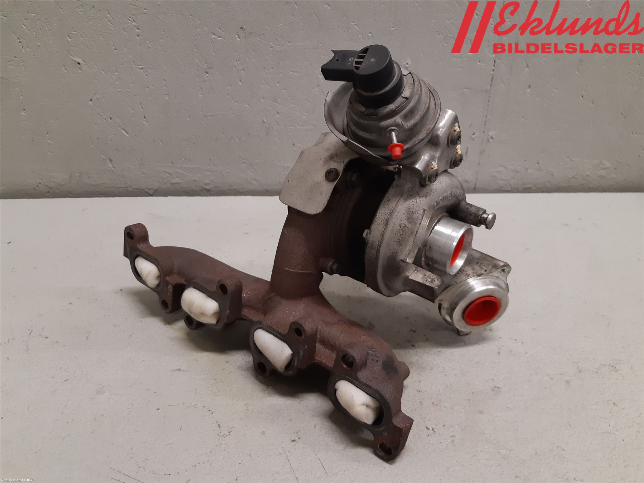 Volkswagen VW CADDY 11-15 Turboaggregat
