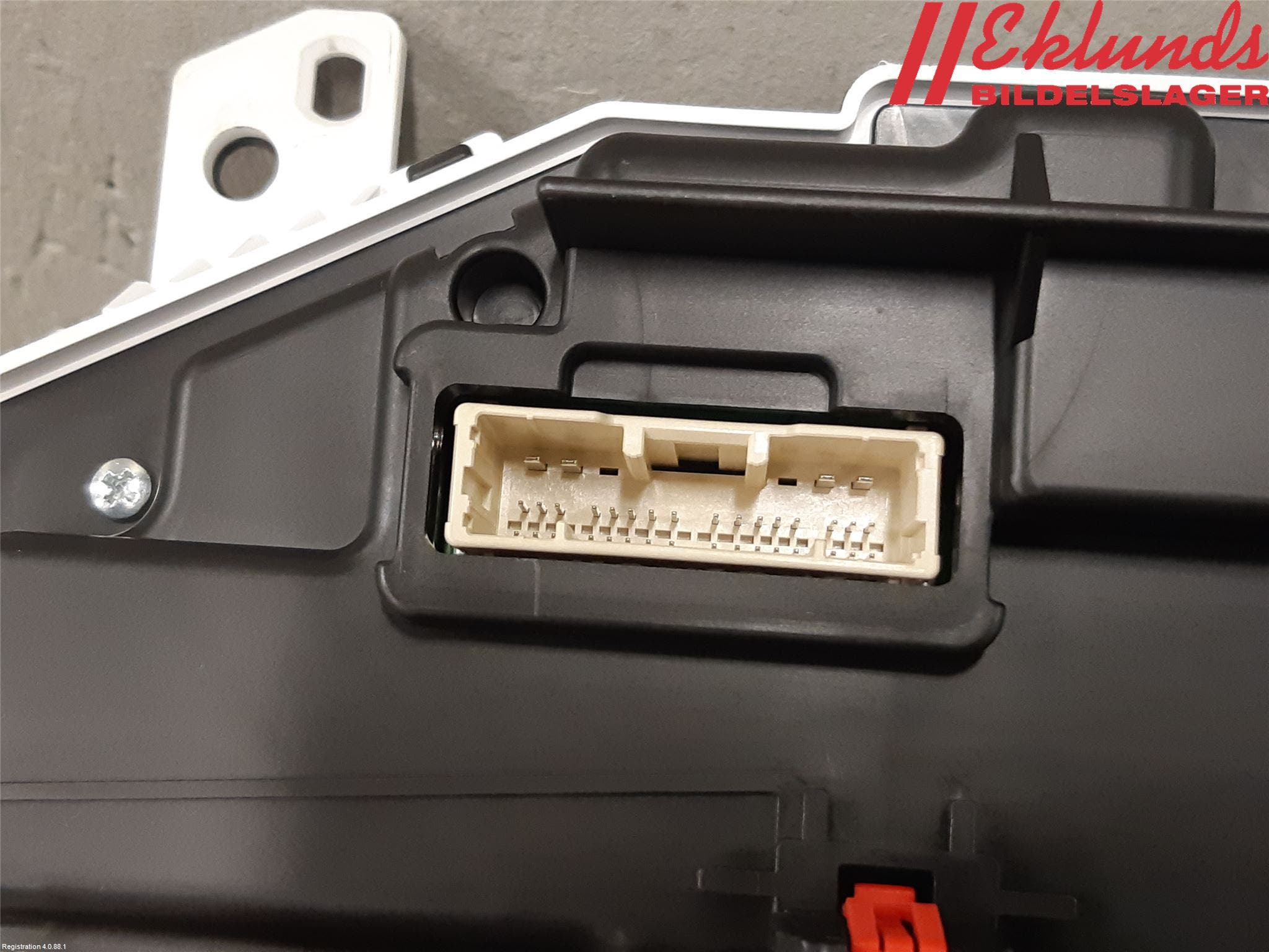 Toyota YARIS XP21 20- Instrument Komb