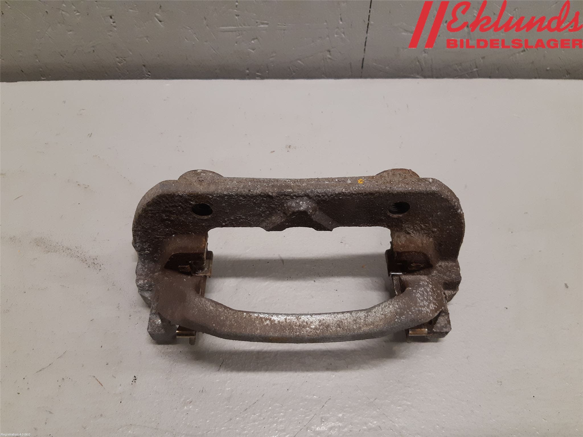 Toyota CAMRY 19-24 Bromsokshållare