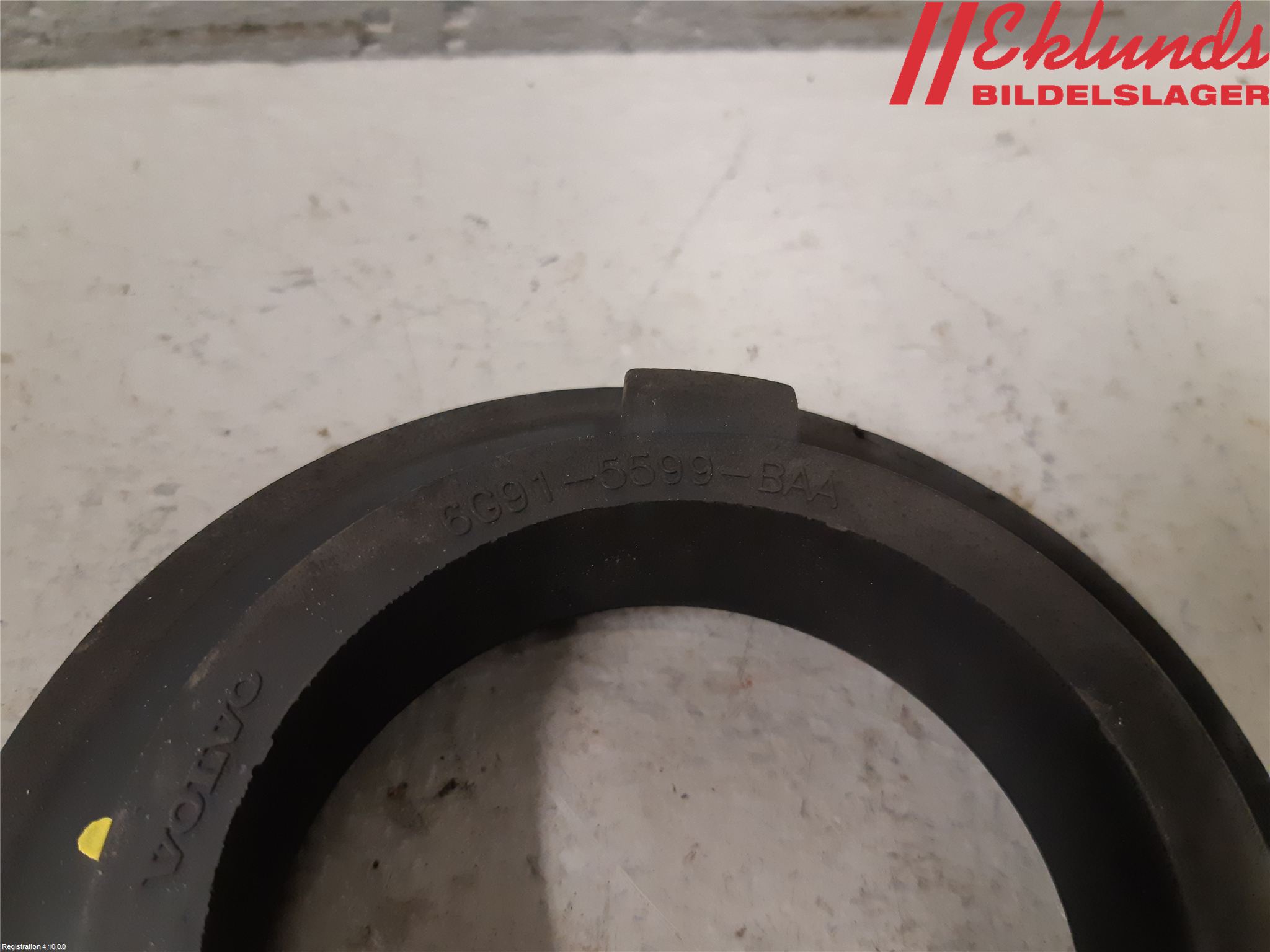 Volvo V70 14-16 Fjäderskål Bak