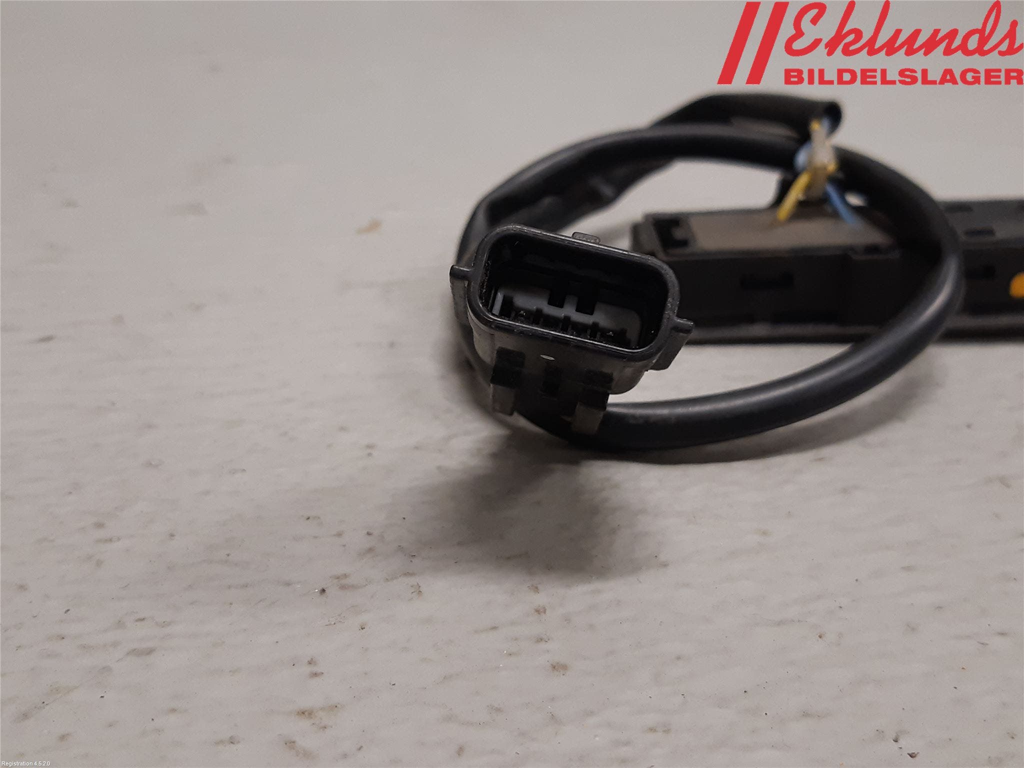 Nissan QASHQAI 14-17 Bakluckehandtag