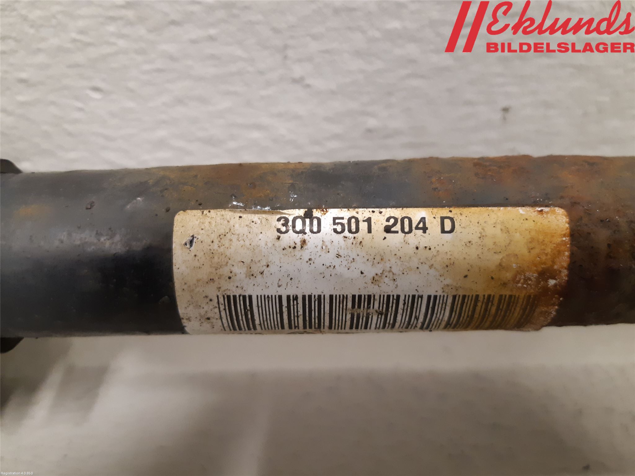 Volkswagen VW PASSAT 15-19 Drivaxel Bak Höger