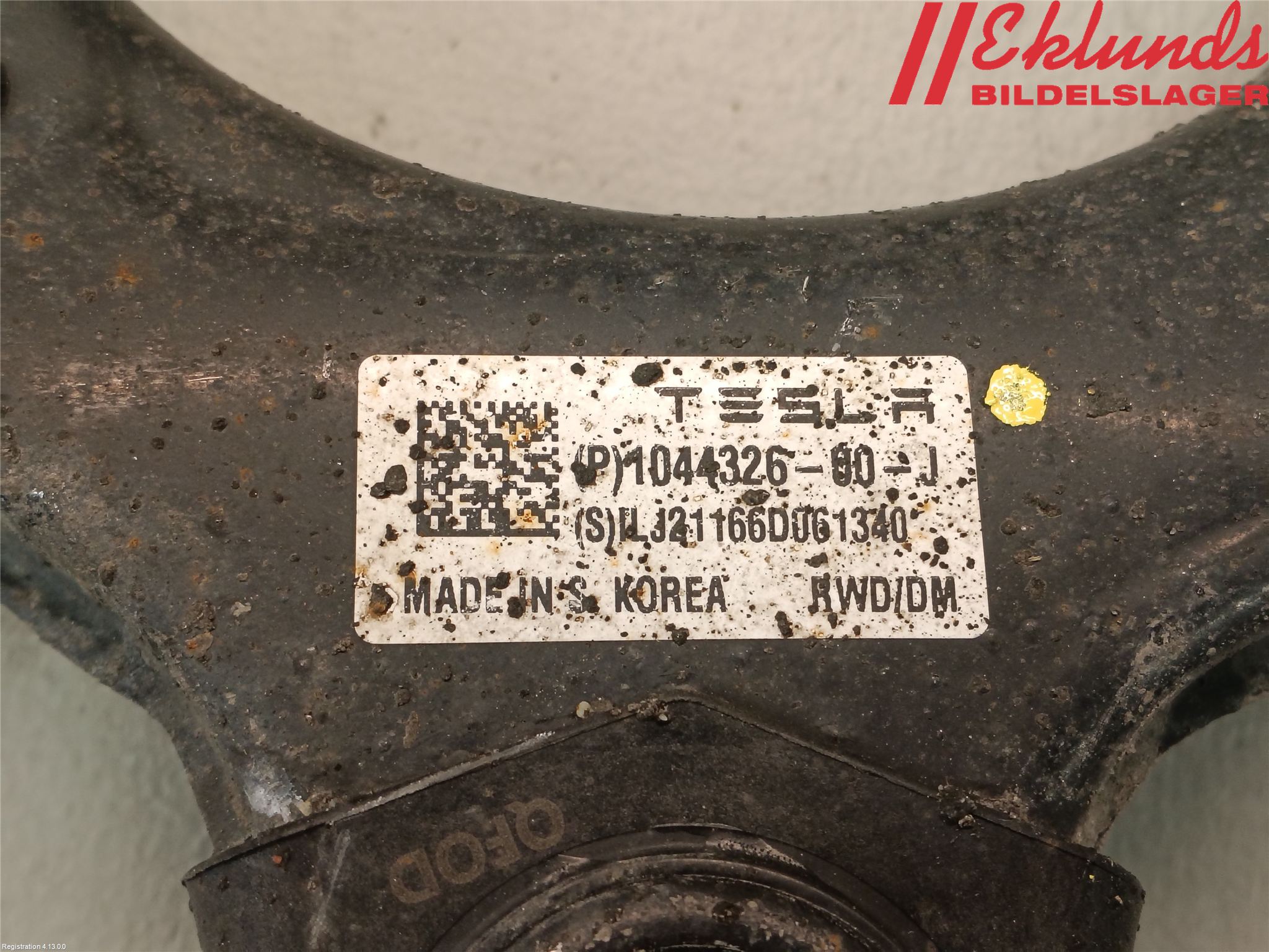 Tesla MODEL 3 17- Bärarm Fram Övre Hö