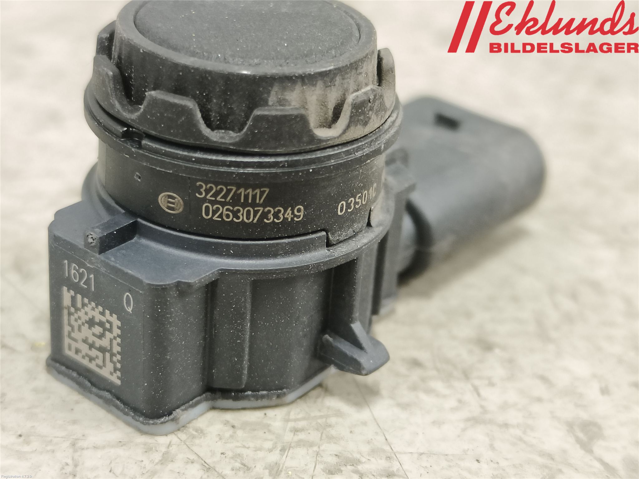 Volvo XC40/RECHARGE 18- Parkeringshjälp Frontsensor