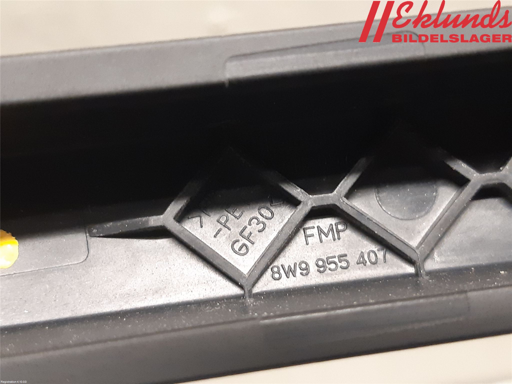 Audi A4/S4 B9 20- Torkararm-Bakruta