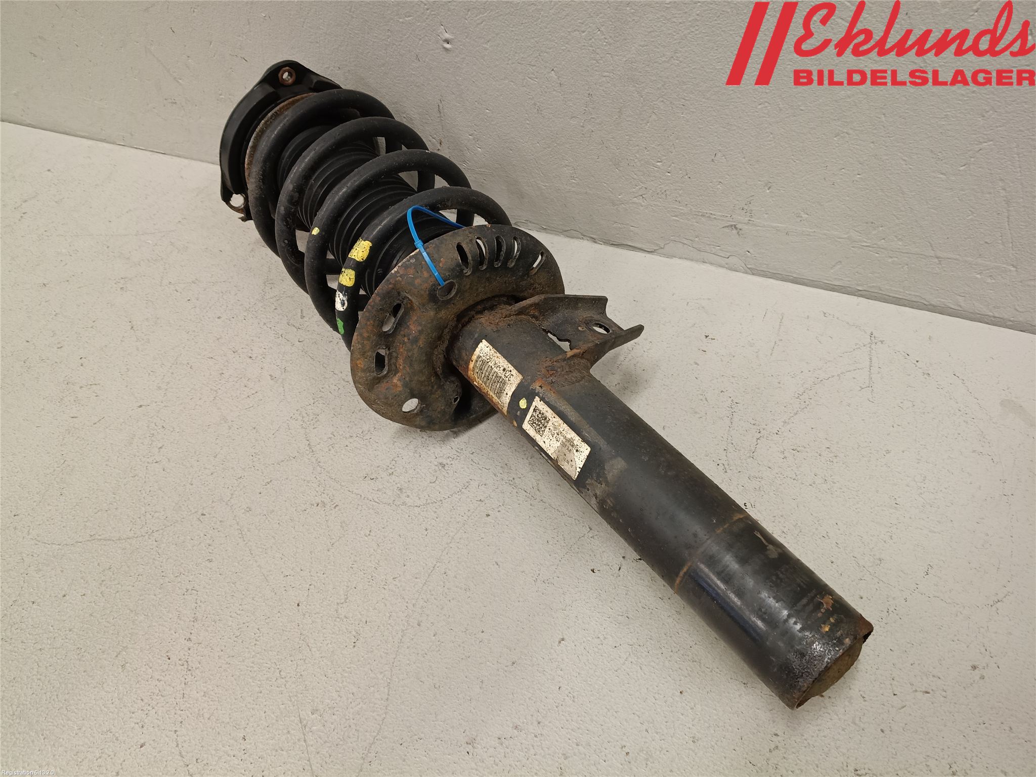 Volkswagen VW TIGUAN 07-16 Fjäderben Fram Höger
