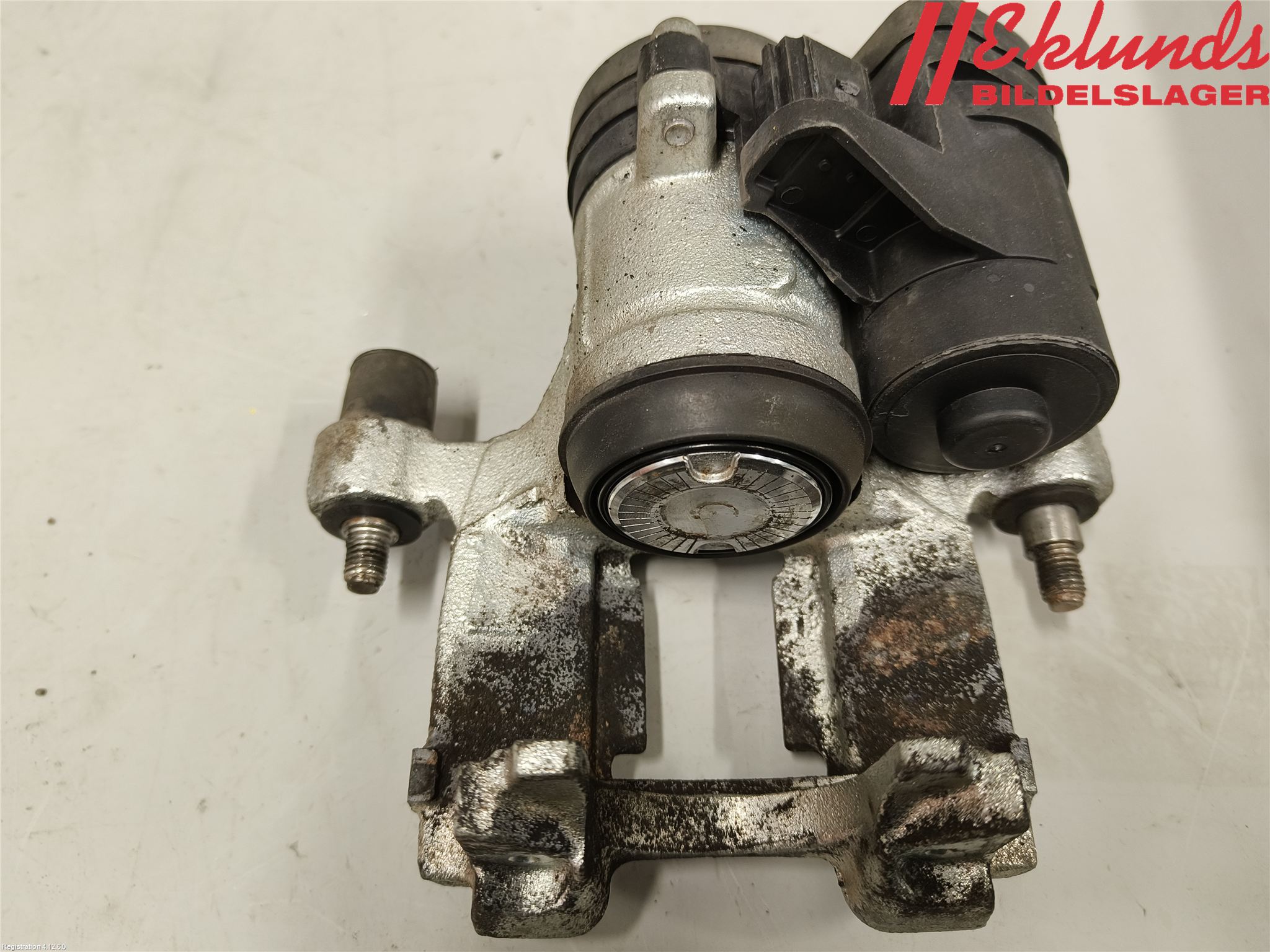Volkswagen VW PASSAT 15-19 Bromsok Bak Höger