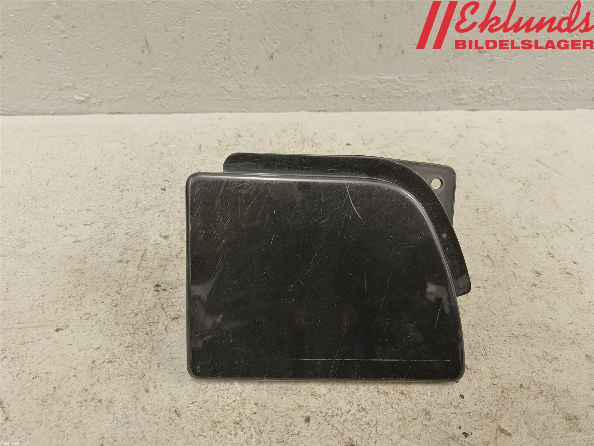 Nissan NV400 12-24 Tanklucka