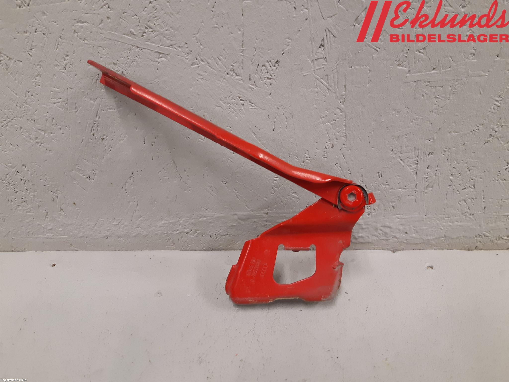 Audi A4/S4 08-11 Huvgångjärn