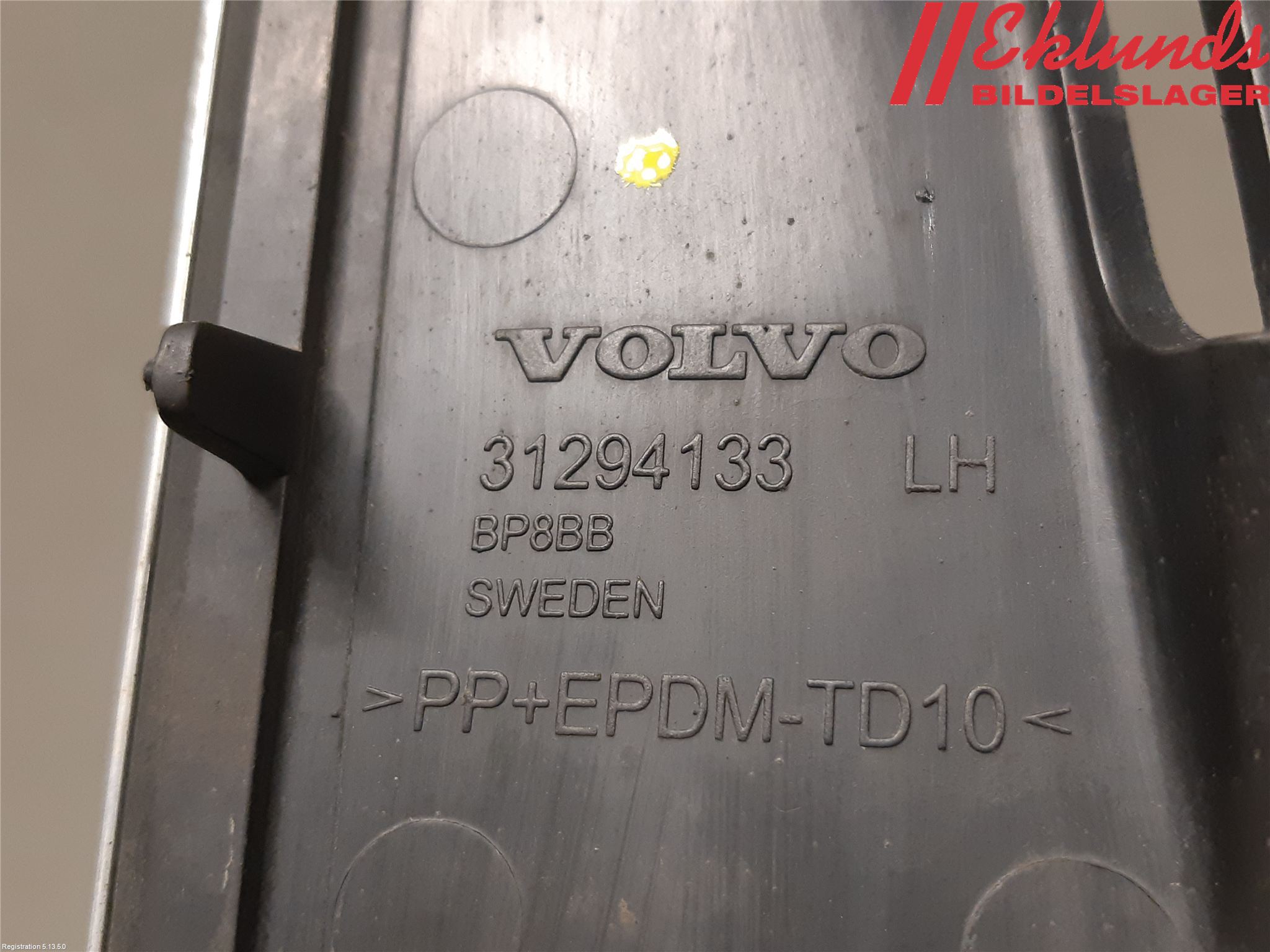 Volvo V60 11-13 Stöt Utfyllnad-List-Grill