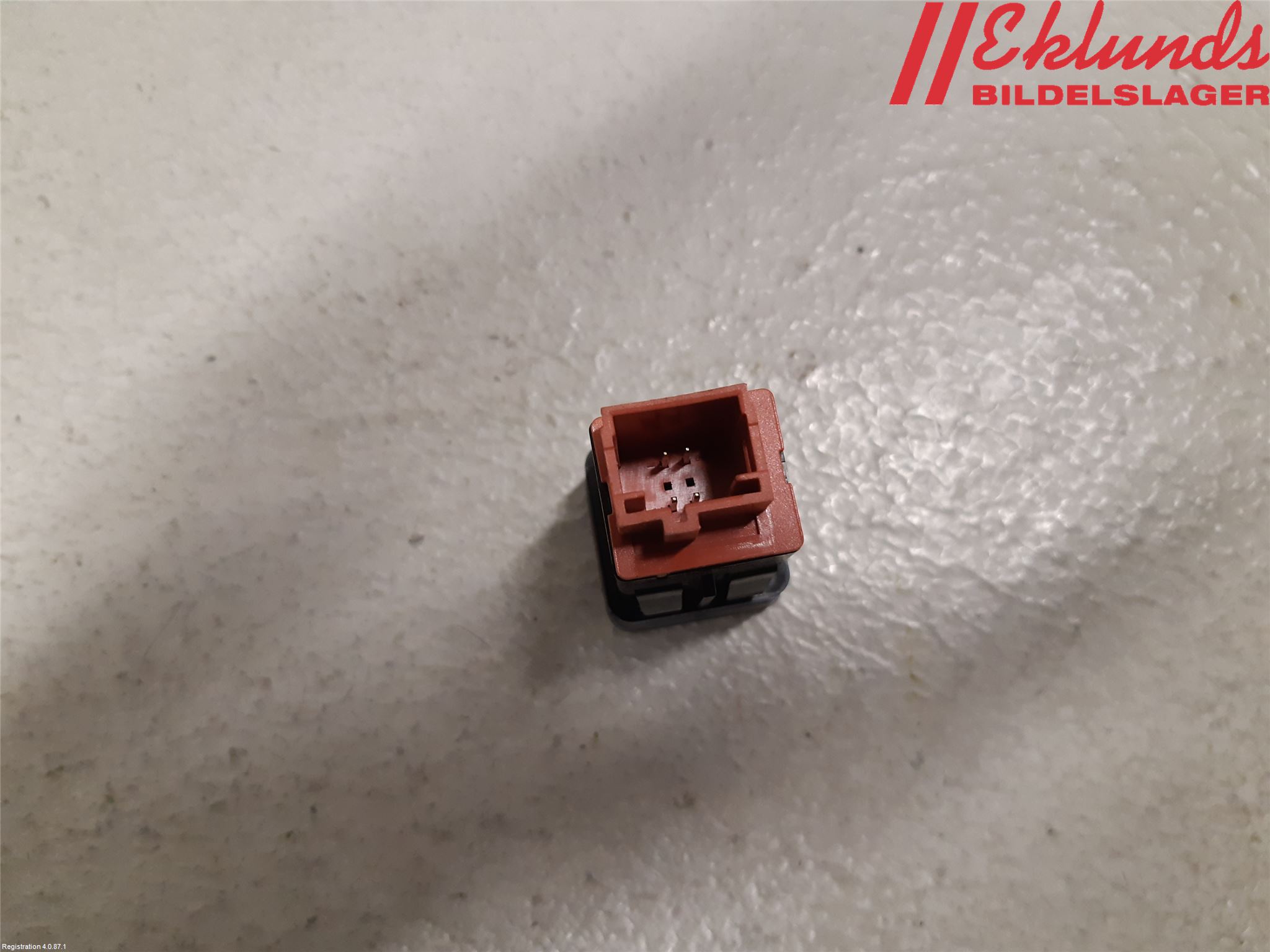 Peugeot 3008 17-24 Strömställare Baklucka