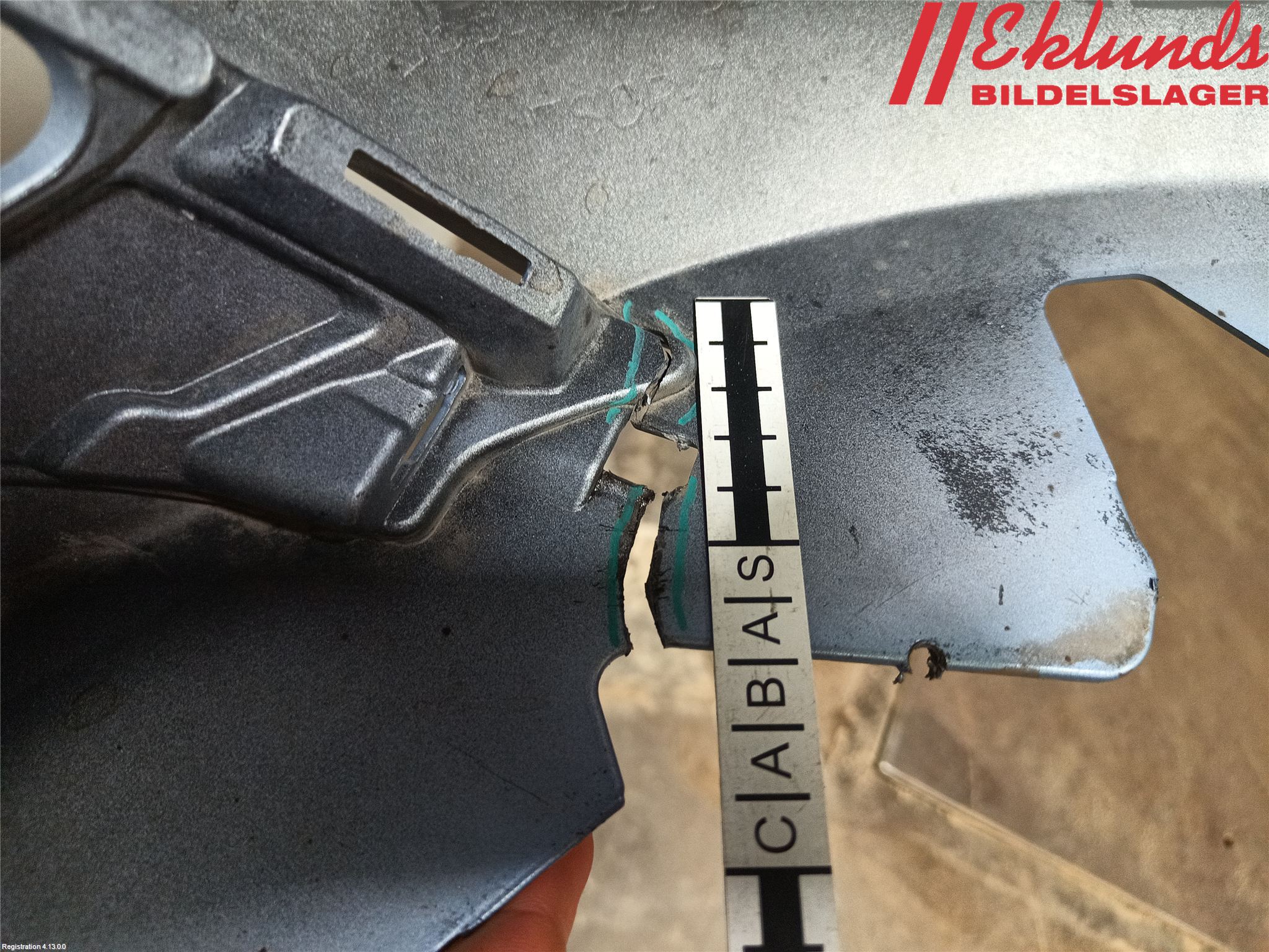 Toyota YARIS XP130 15-20 Stötfångarbeklädnad Fram