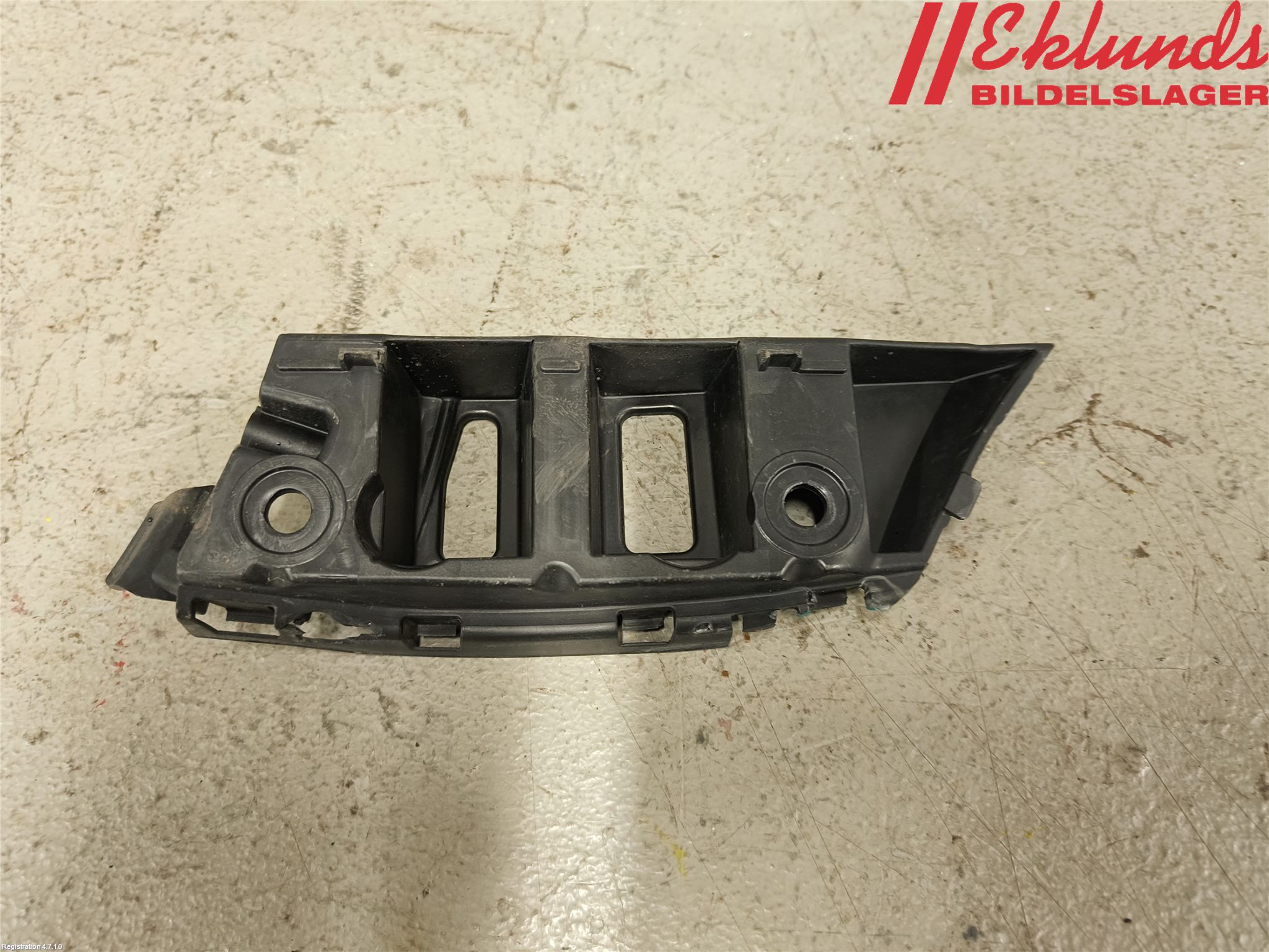 Volkswagen VW TIGUAN 07-16 Stötfångarfäste Bak Hö