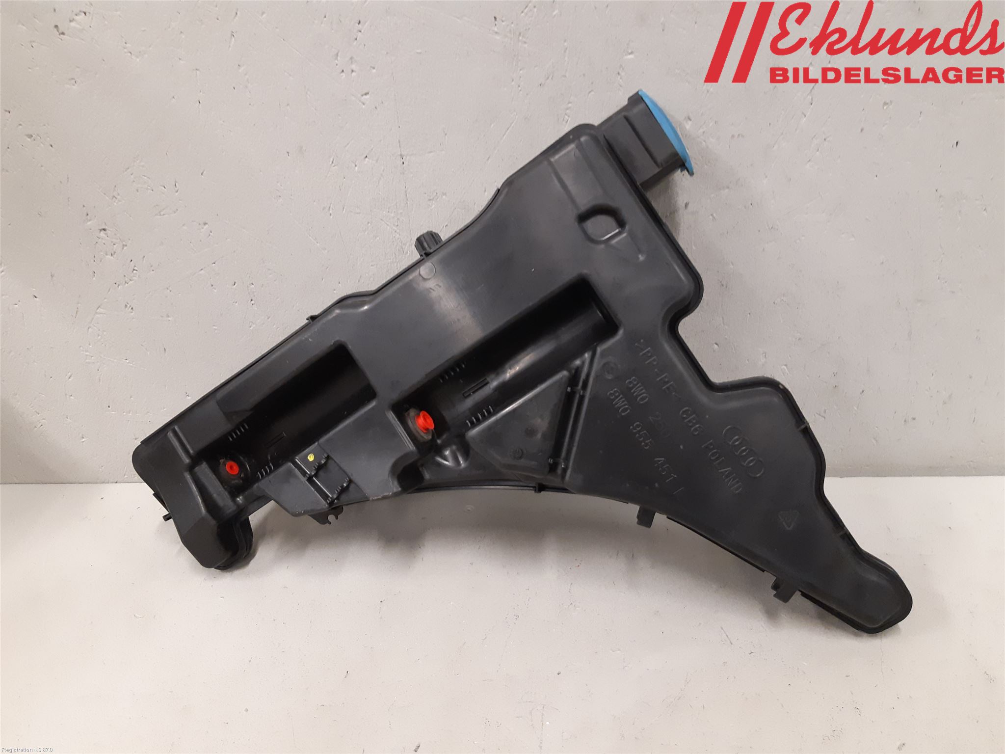 Audi A4/S4 B9 16-19 Spolartank Vindruta-Strål