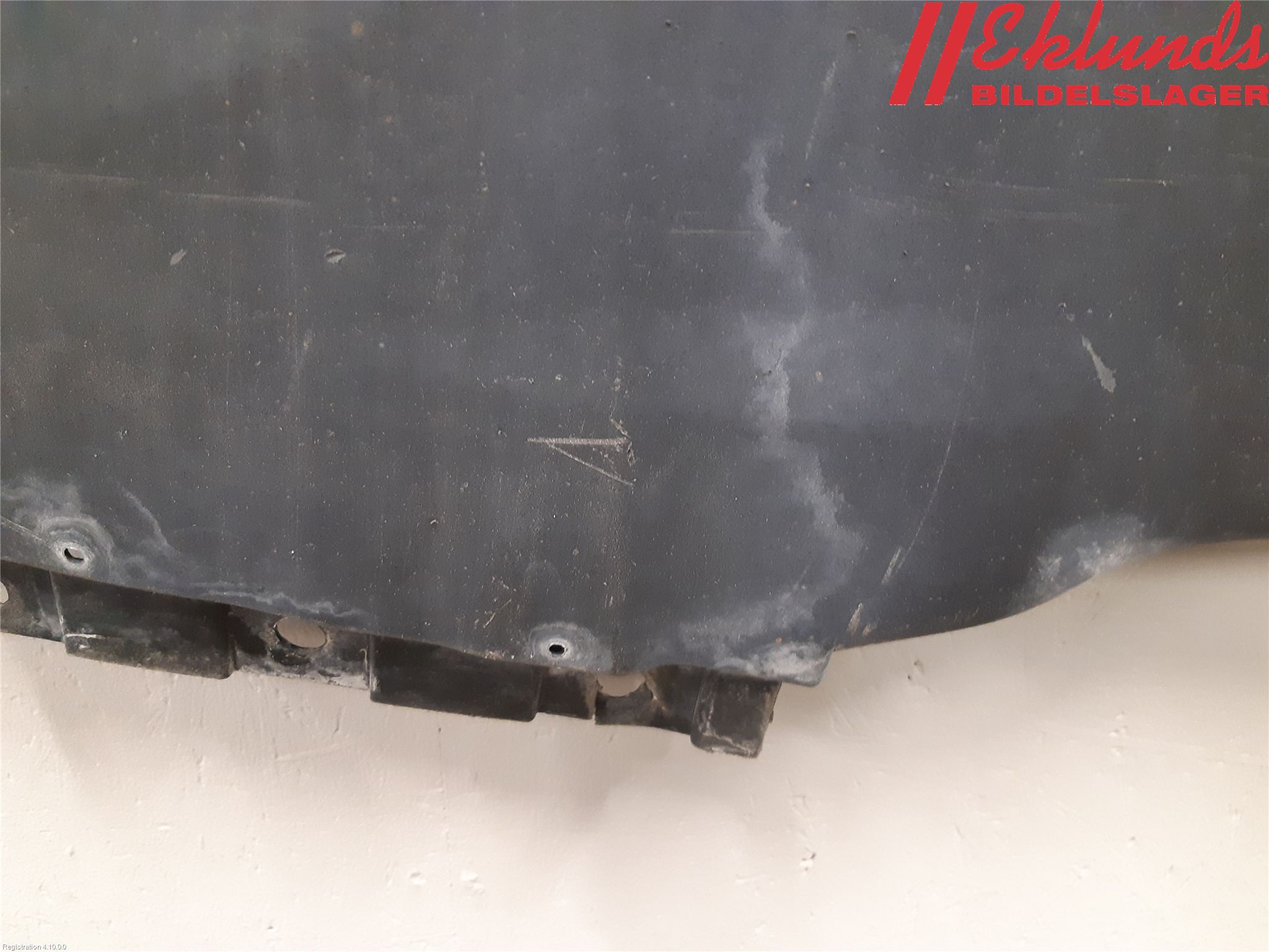 Tesla MODEL 3 17- Hasplåt Plåt-Plast